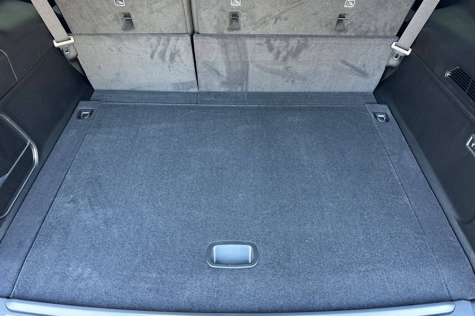 New 2026 Baltic-Gray Metallic Clear-Coat Exterior Paint Jeep Limited Altitude image 15