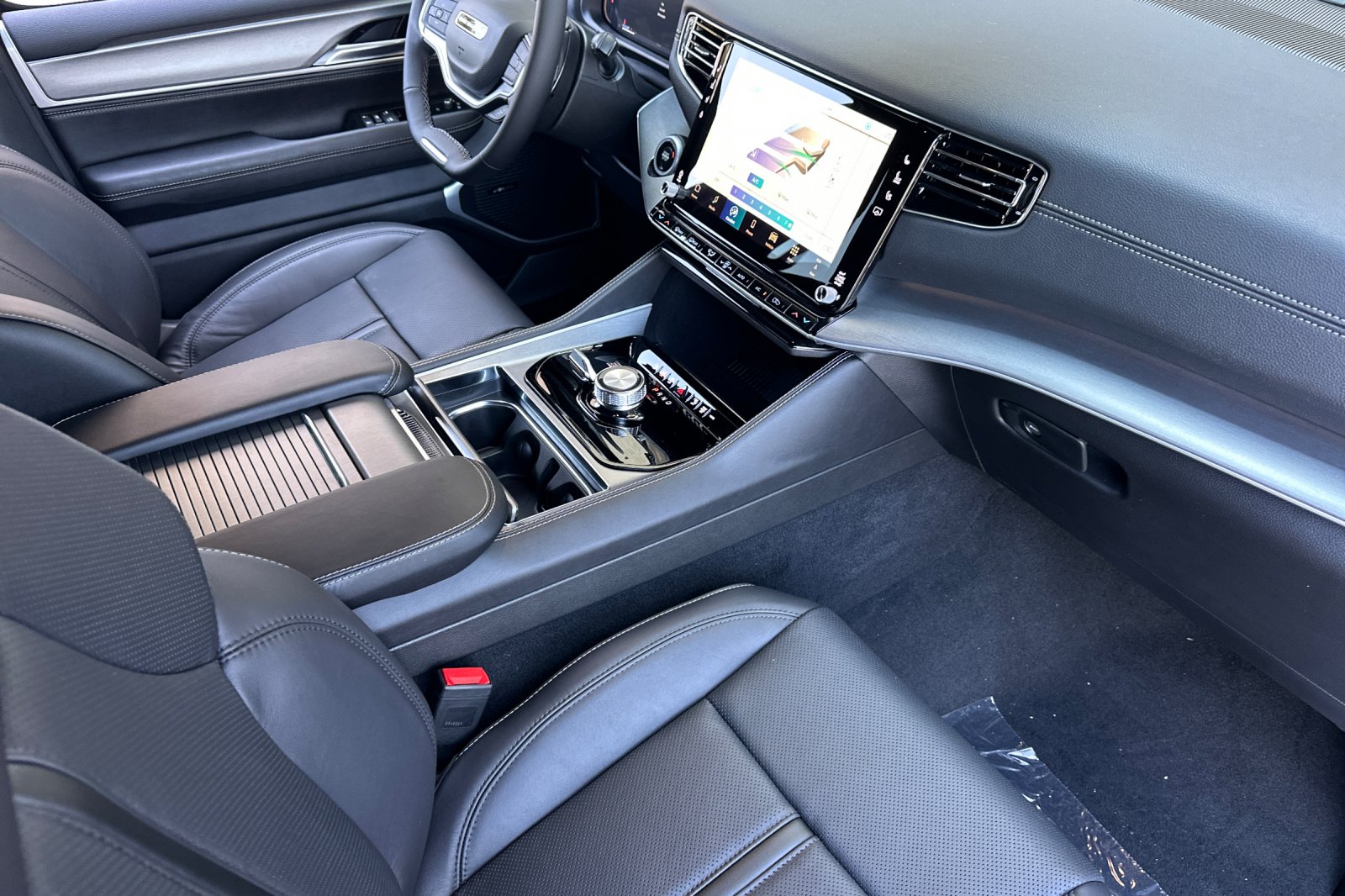 New 2026 Baltic-Gray Metallic Clear-Coat Exterior Paint Jeep Limited Altitude image 16