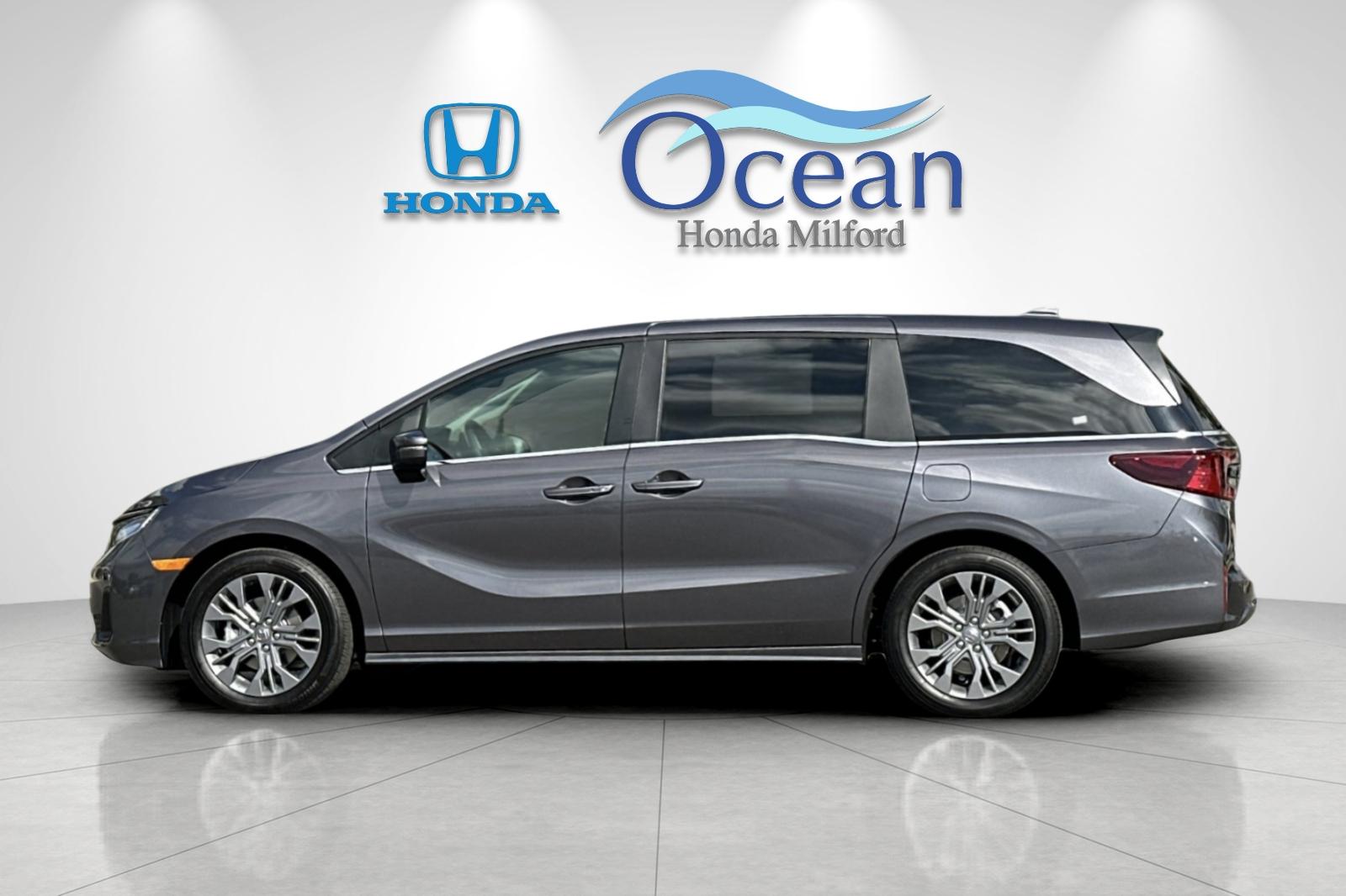 New 2026 Modern Steel Metallic Honda Touring image 2