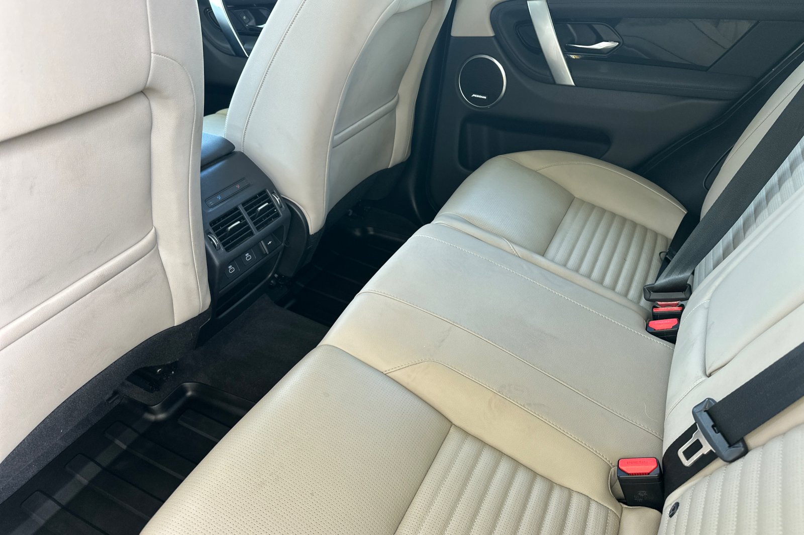 Used 2024 Blue Land Rover S image 14
