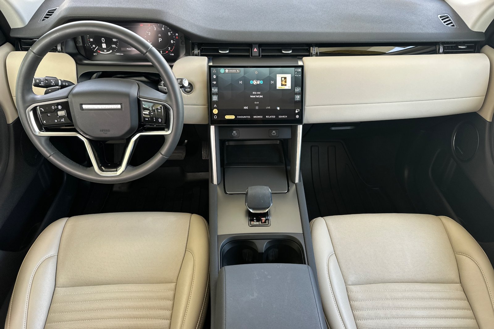 Used 2024 Blue Land Rover S image 16