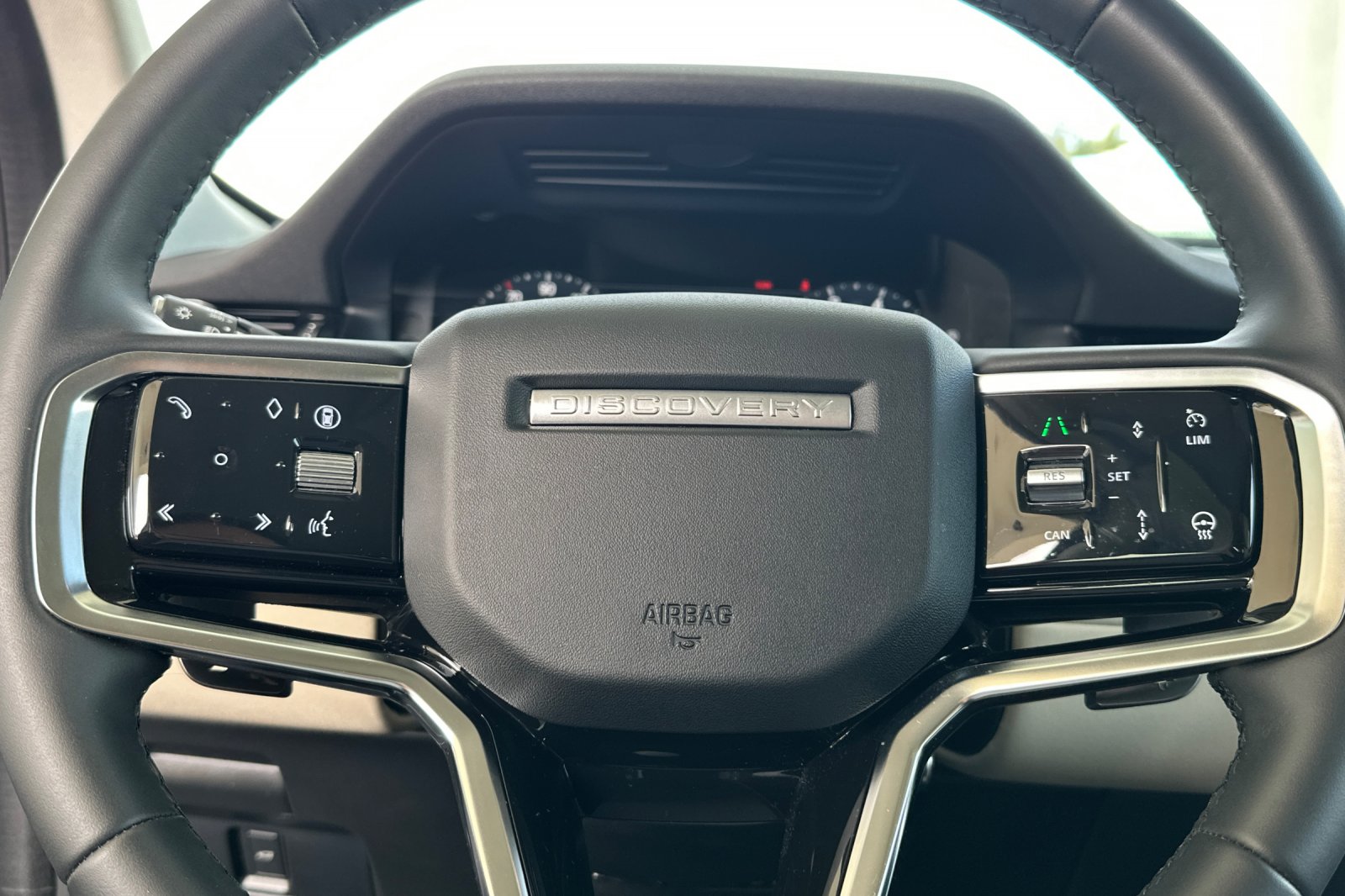 Used 2024 Blue Land Rover S image 29