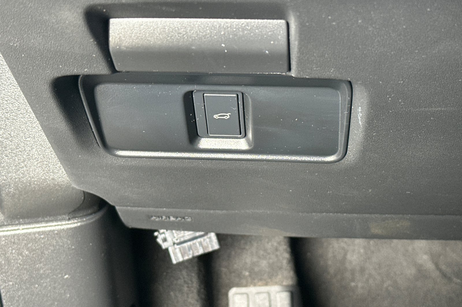 Used 2024 Blue Land Rover S image 34