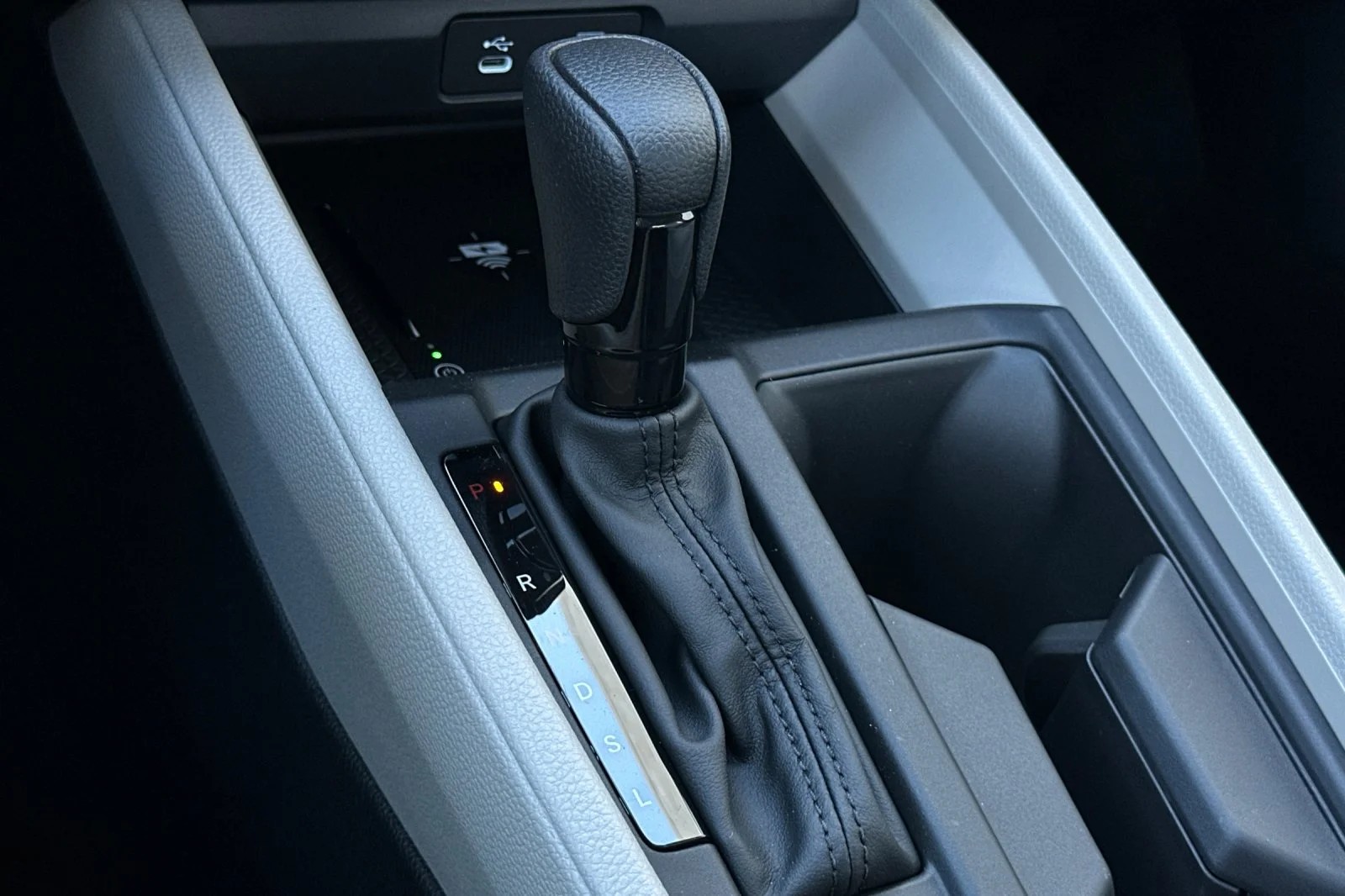 New 2026 Platinum White Pearl Honda SE image 21