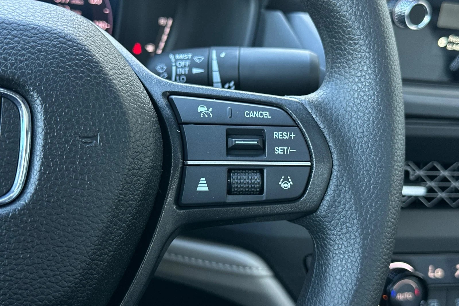 New 2026 Platinum White Pearl Honda SE image 25