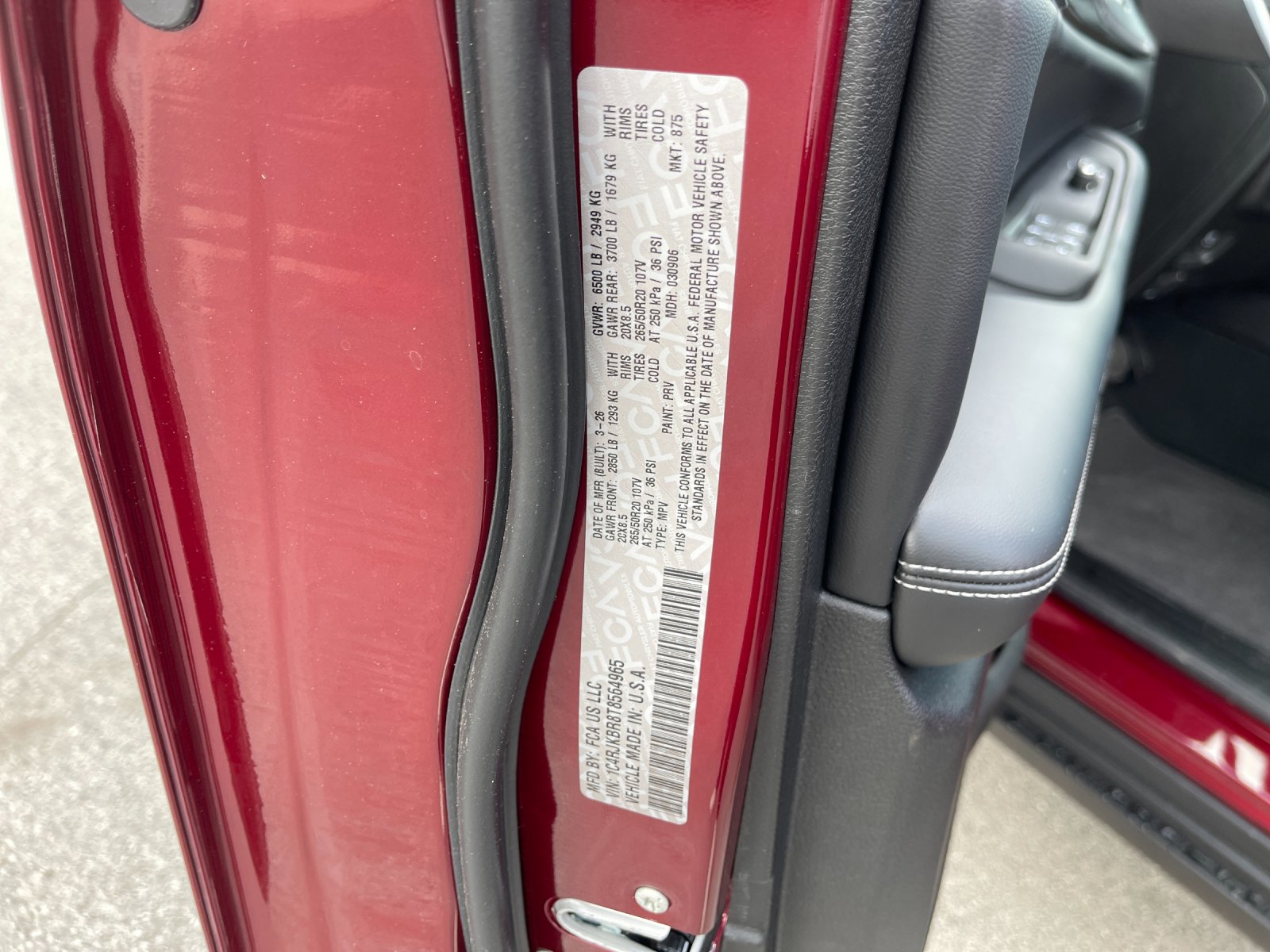 New 2026 Velvet Red Pearl-Coat Exterior Paint Jeep Limited image 34