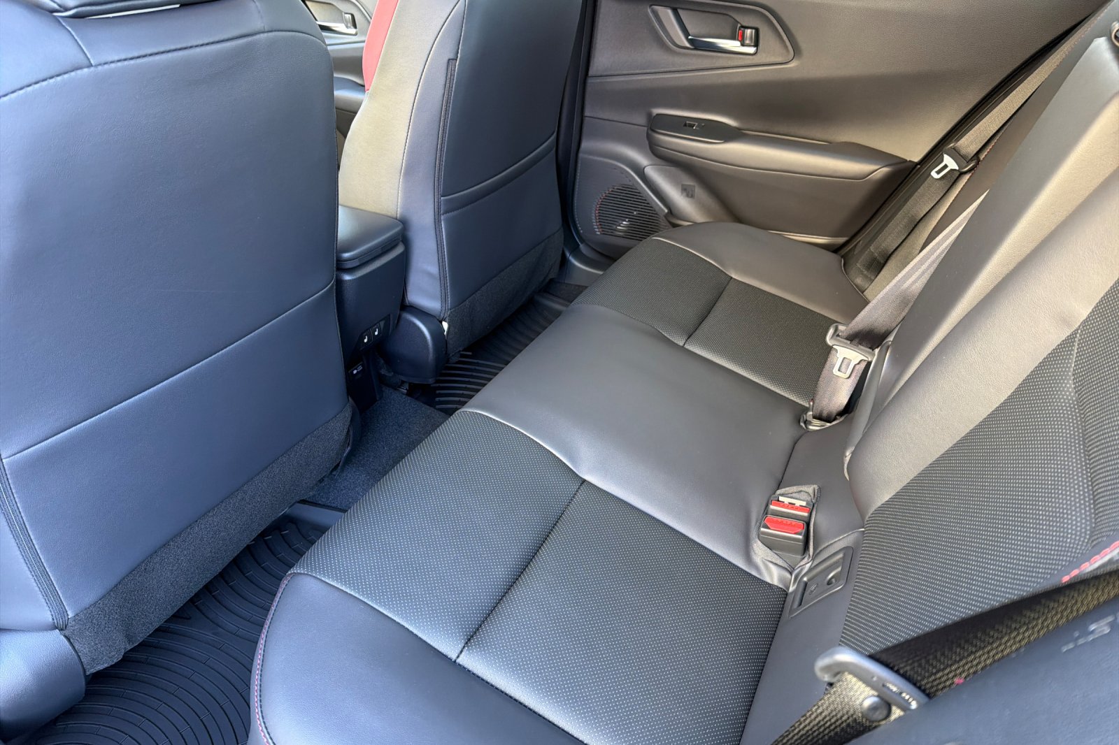 2026 Toyota Prius Plug-in Hybrid XSE Premium - Photo 9