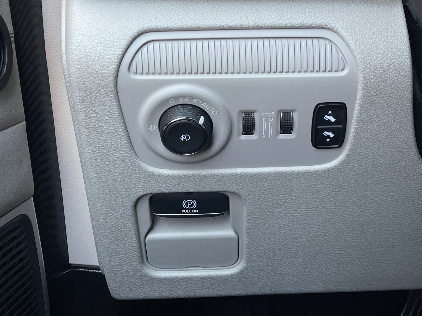 Certified Used 2024 Red Jeep Series III image 32