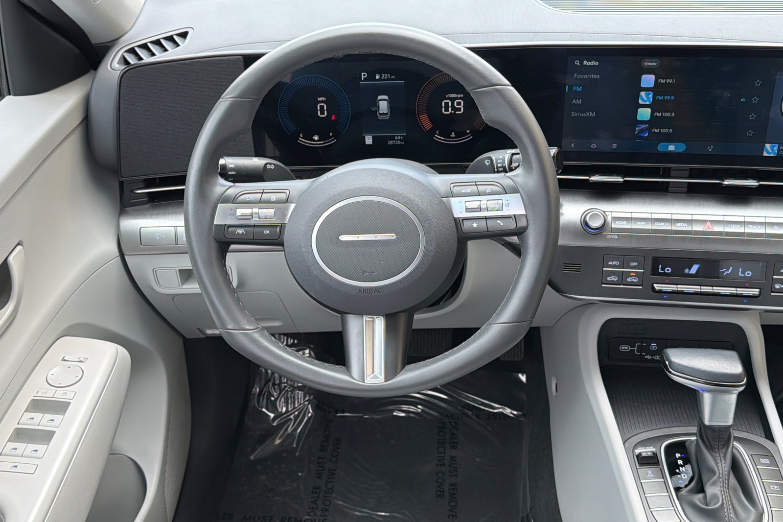 2025 Hyundai Kona SEL - Photo 14