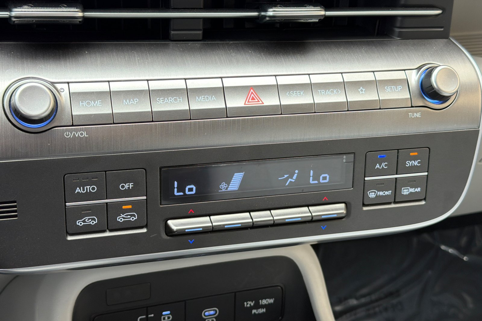 2025 Hyundai Kona SEL - Photo 20