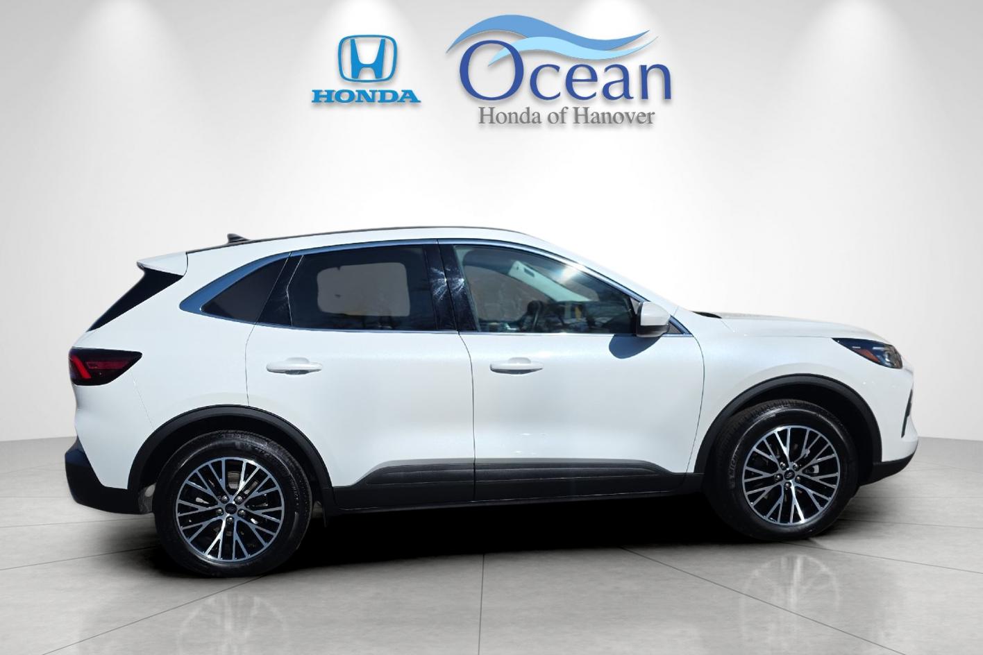 Used 2025 Ford Escape Plug-in hybrid PHEV with VIN 1FMCU0E14SUA47705 for sale in Hanover, MA