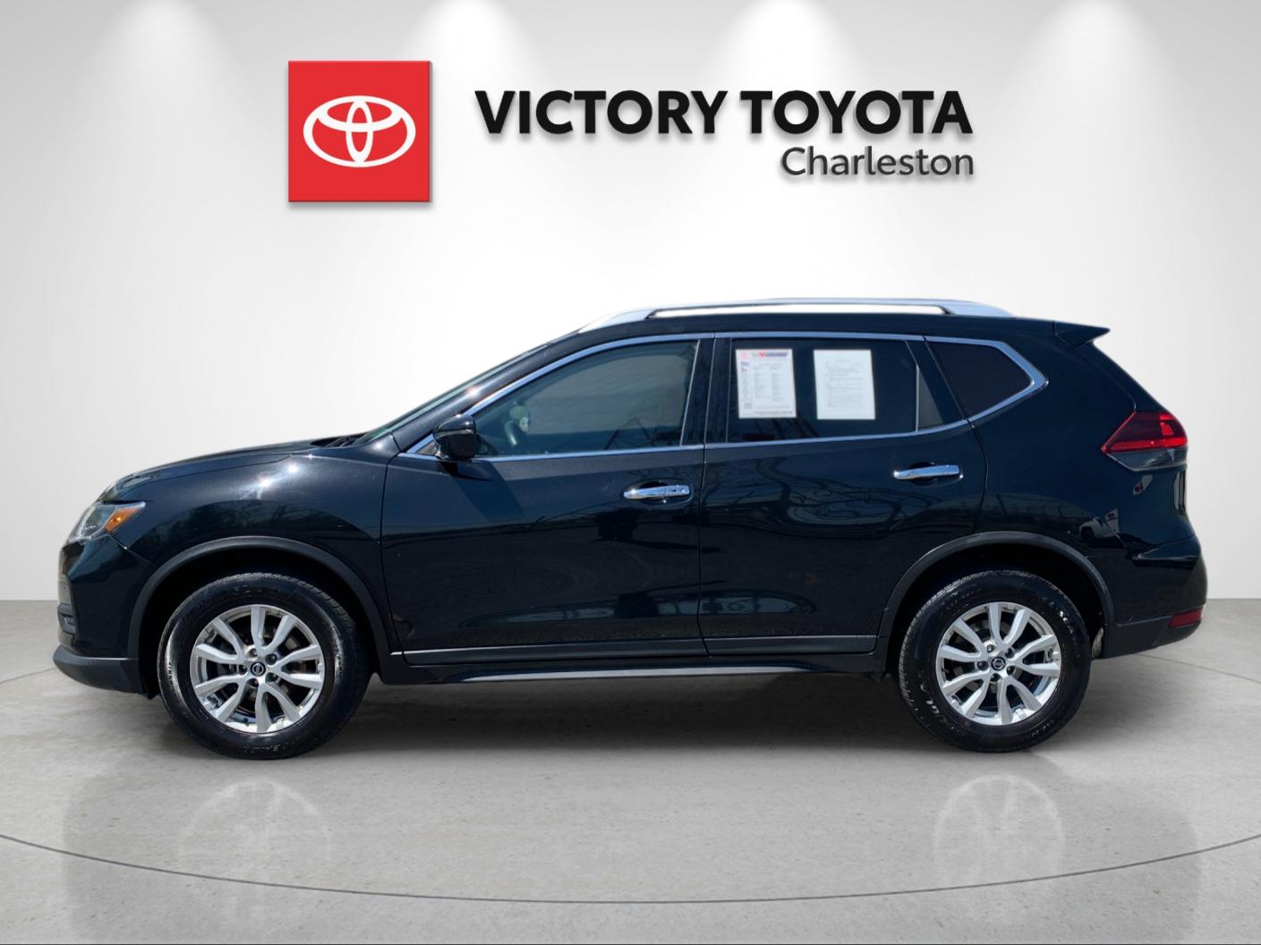 Used 2018 Nissan Rogue SV with VIN KNMAT2MV0JP535559 for sale in Charleston, WV