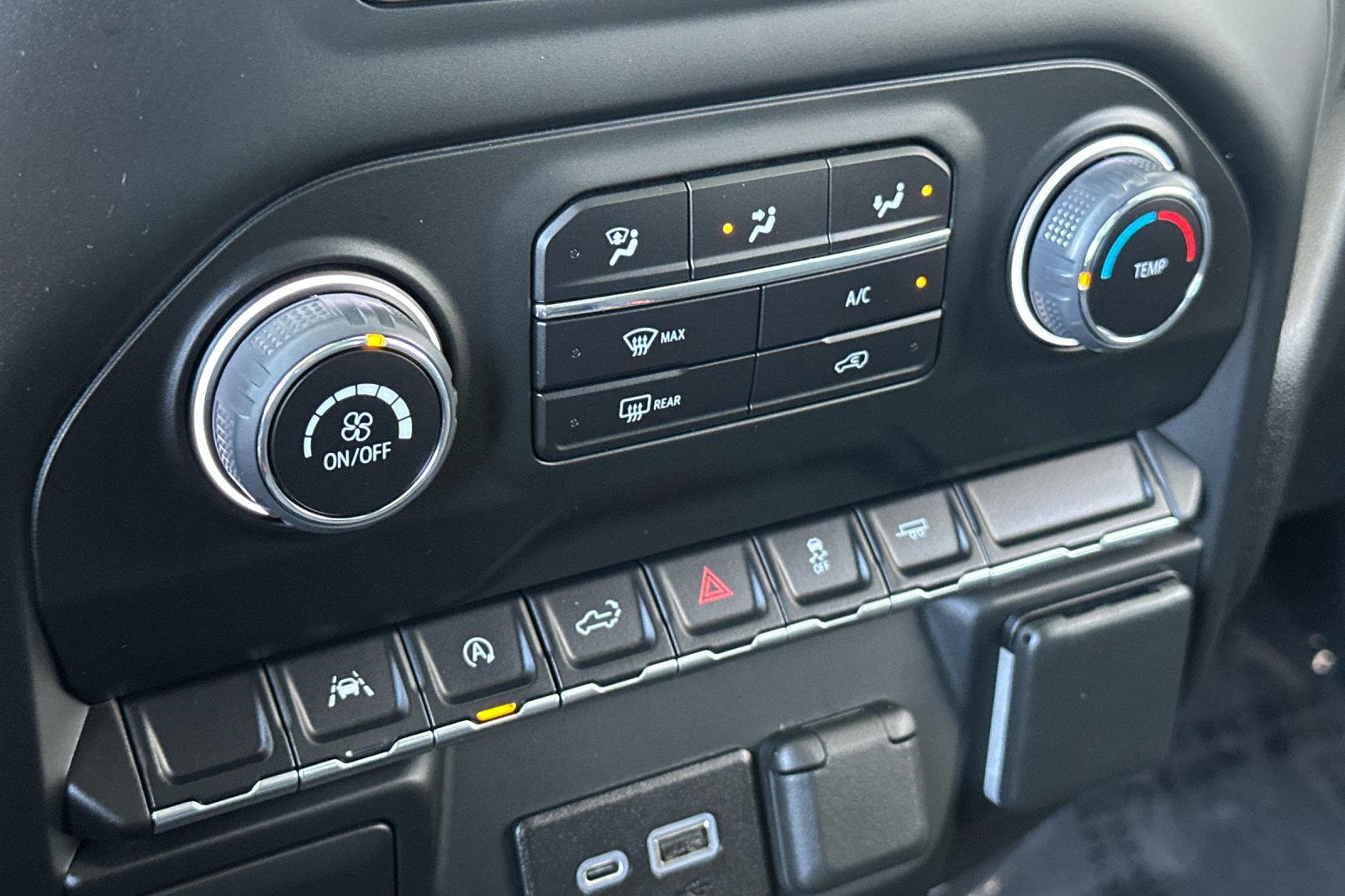 Used 2022 White Chevrolet Custom image 18