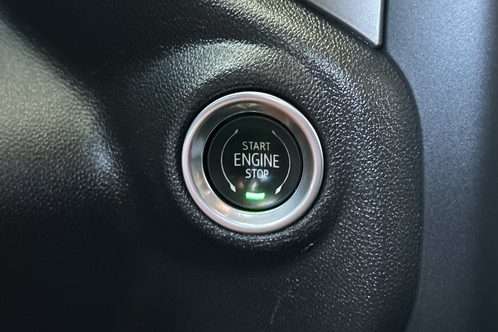 Used 2022 White Chevrolet Custom image 20