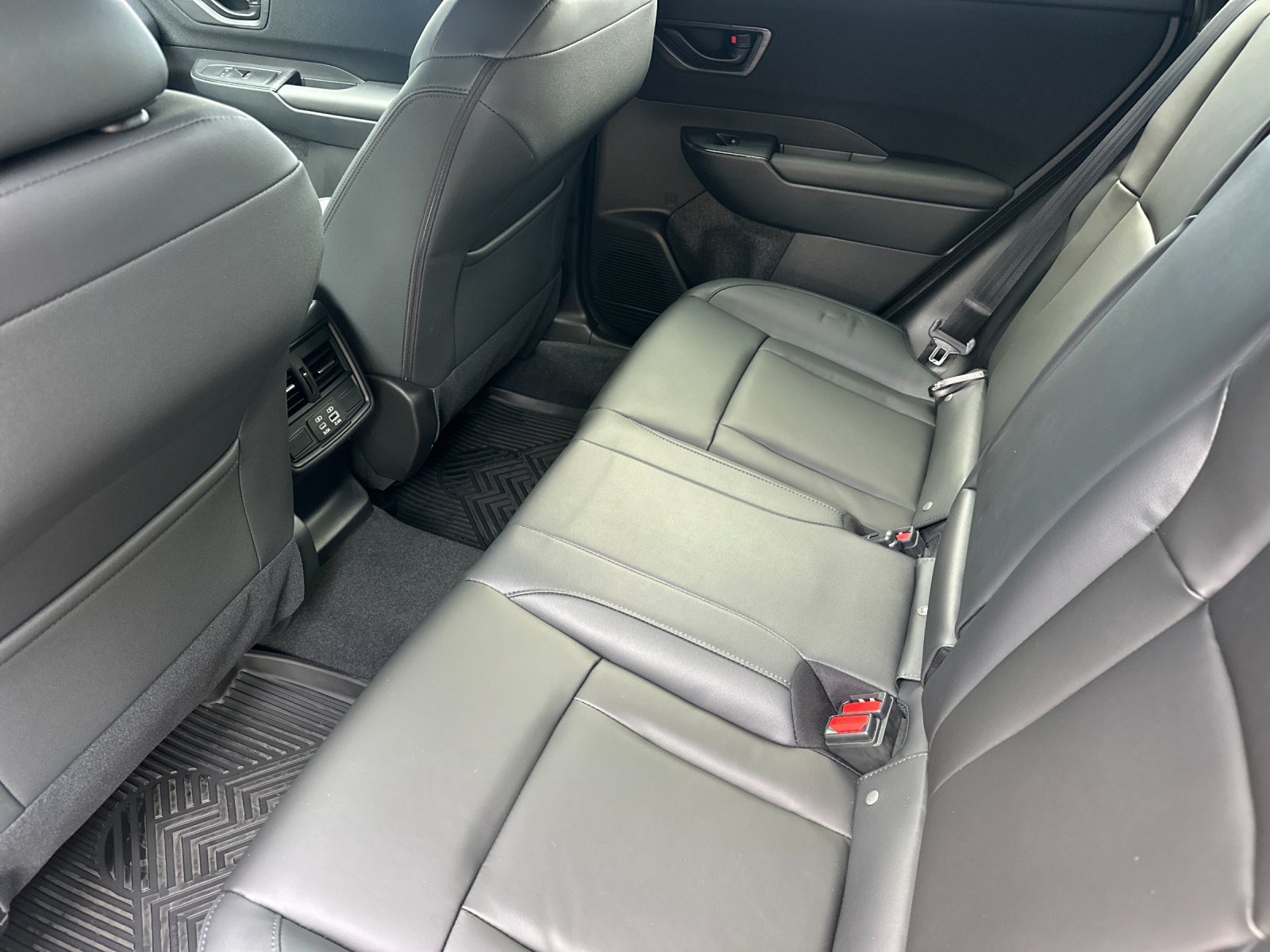 New 2026 Ice Silver Metallic Subaru Premium image 12