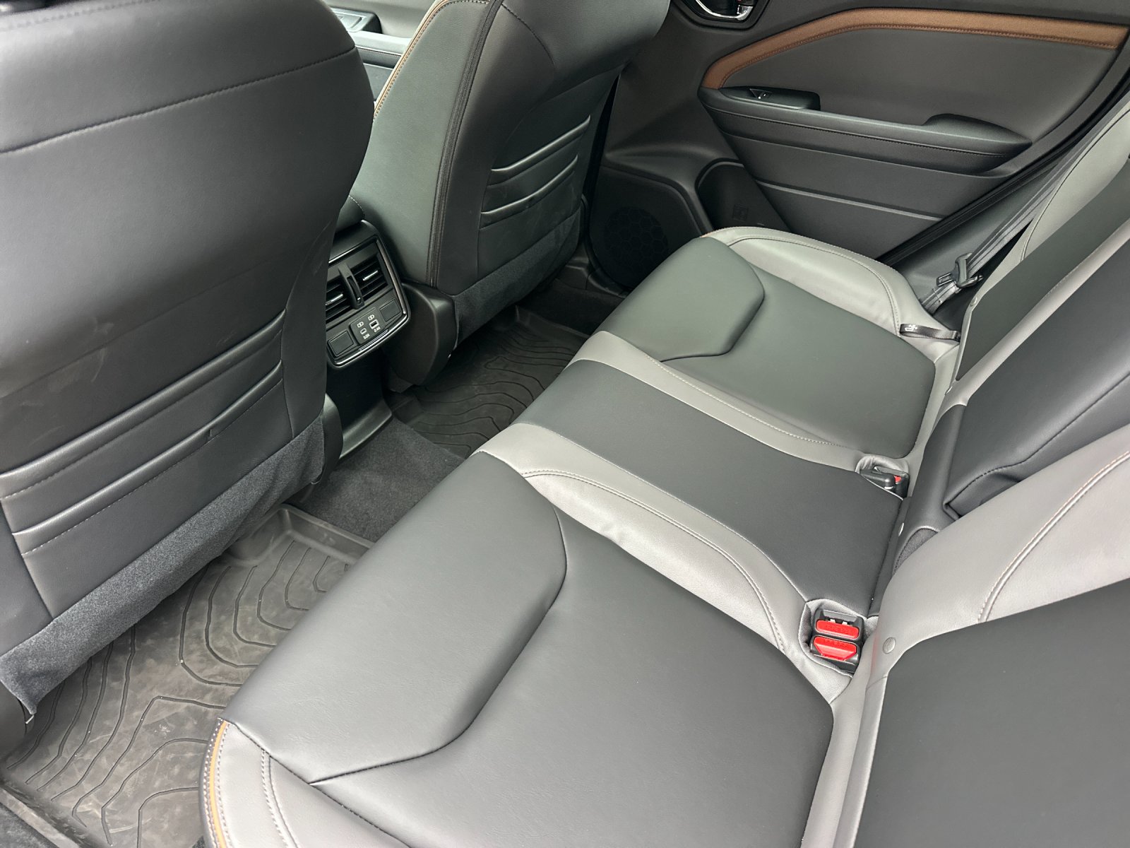 2025 Subaru Forester Sport - Photo 12