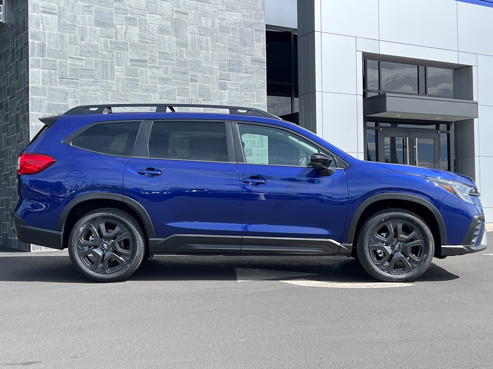 New 2026 SAPPHIRE BLUE PEARL Subaru Onyx Edition Touring 7-Passenger image 7