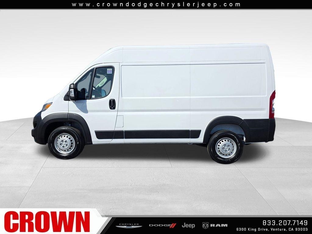 New 2026 Bright White Clearcoat RAM Base image 36