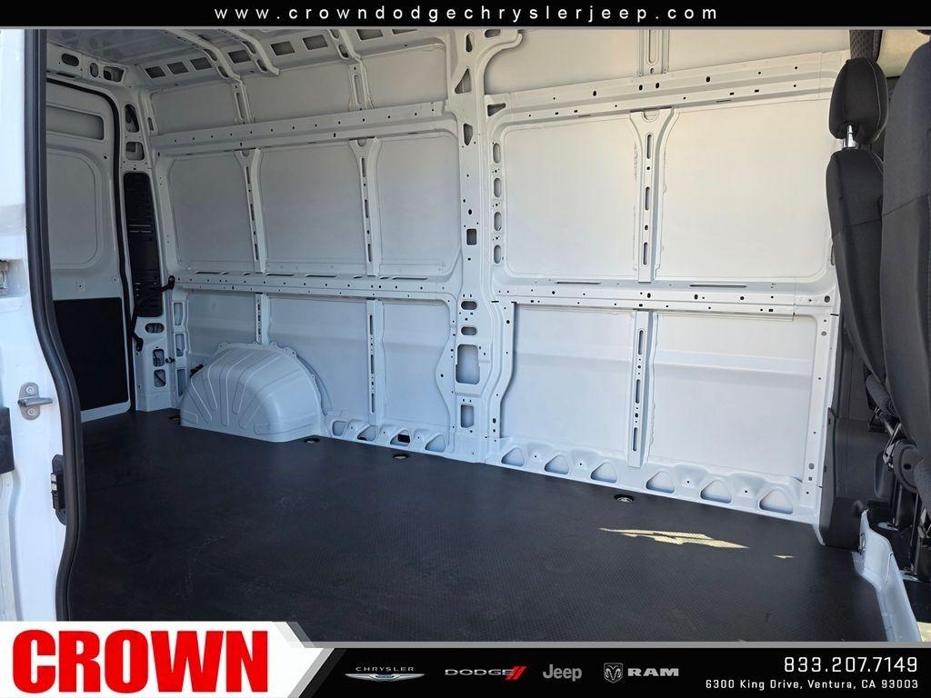 New 2026 Bright White Clearcoat RAM Base image 43