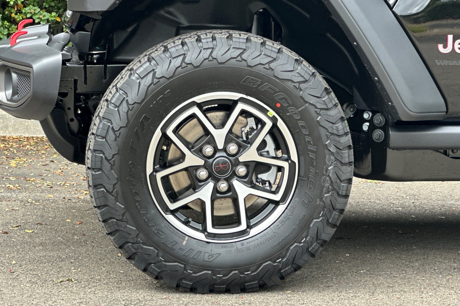 New 2026 Black Clear-Coat Exterior Paint Jeep Rubicon image 24