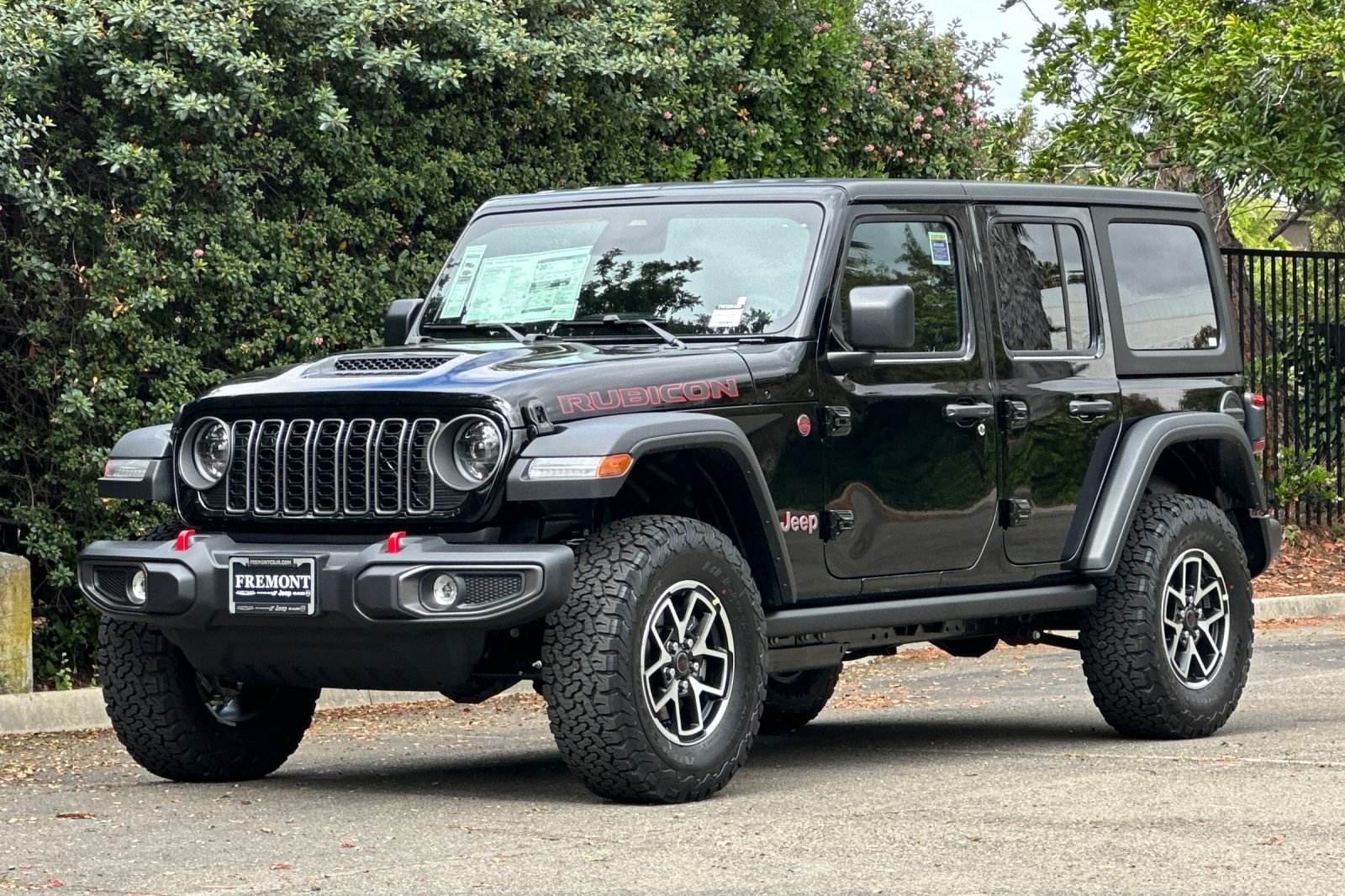 New 2026 Black Clear-Coat Exterior Paint Jeep Rubicon image 7