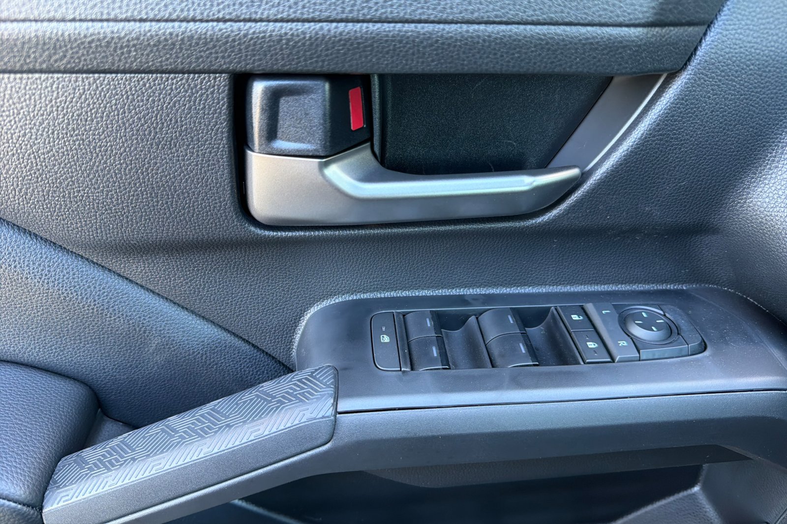 2026 Toyota Tacoma TRD Sport - Photo 9