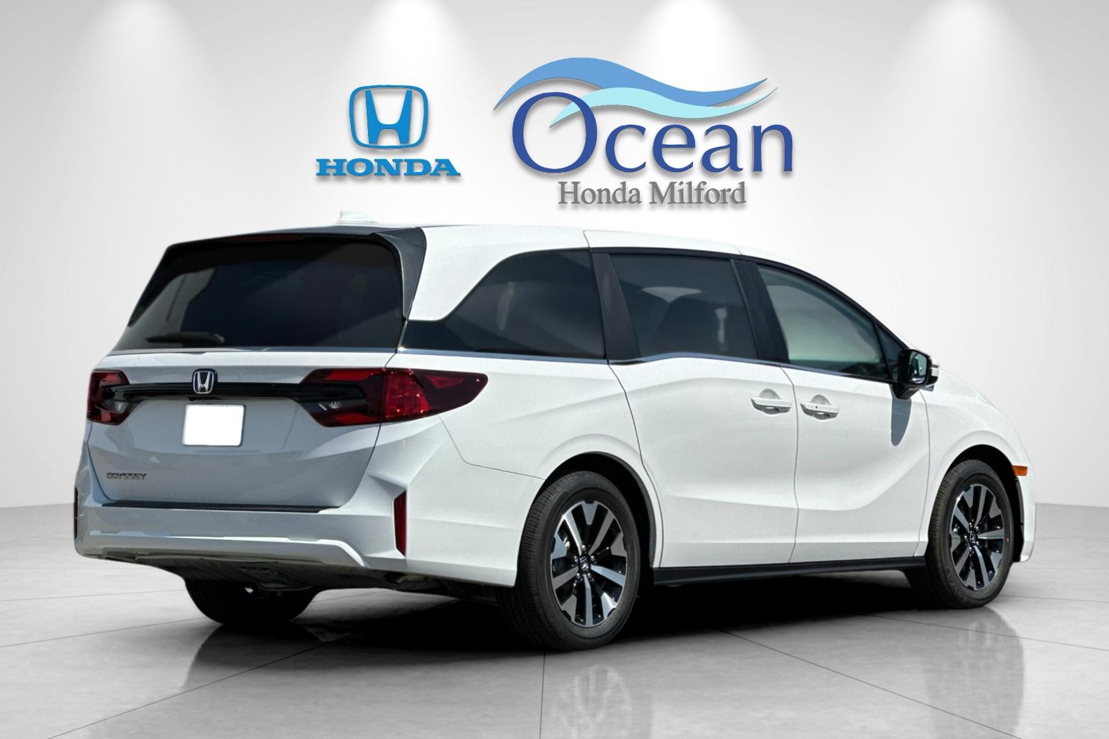 New 2026 Solar Silver Metallic Honda EX-L image 5