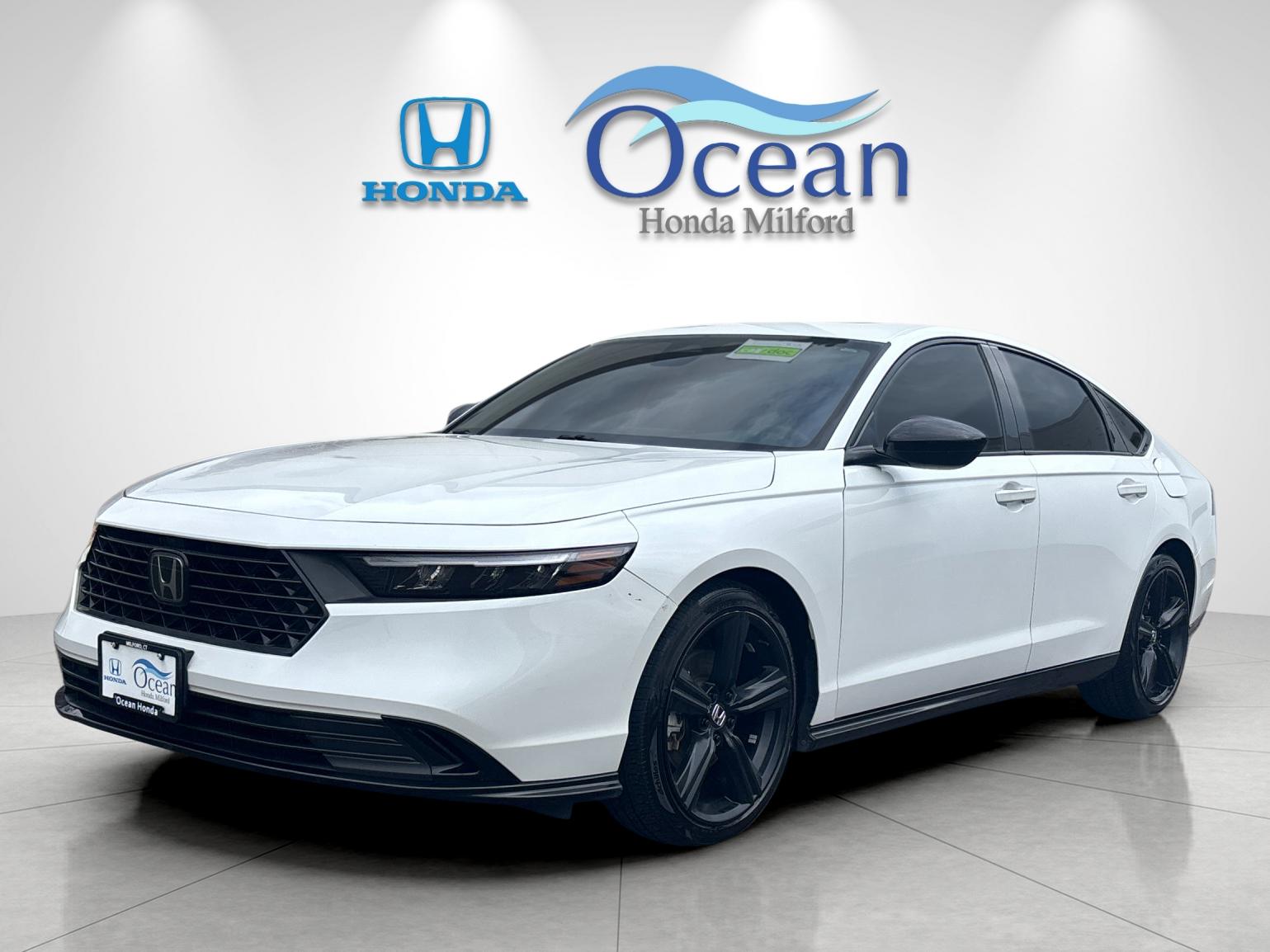 Used 2023 Platinum White Pearl Honda Sport-L image 7