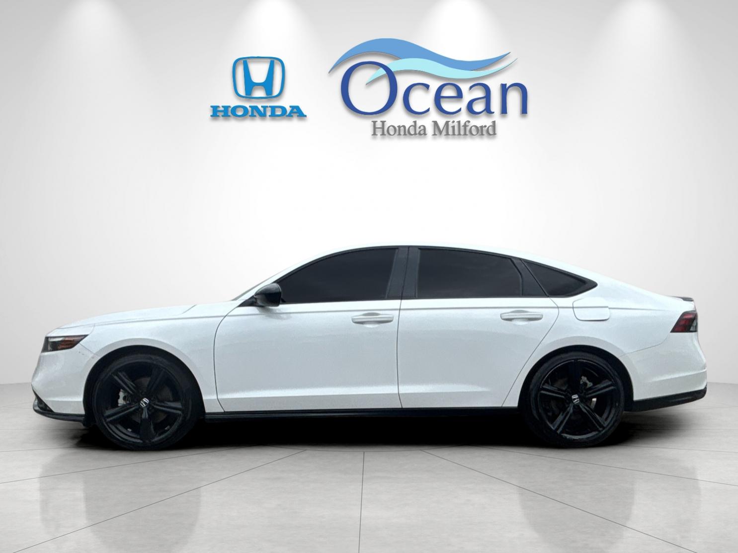Used 2023 Platinum White Pearl Honda Sport-L image 6