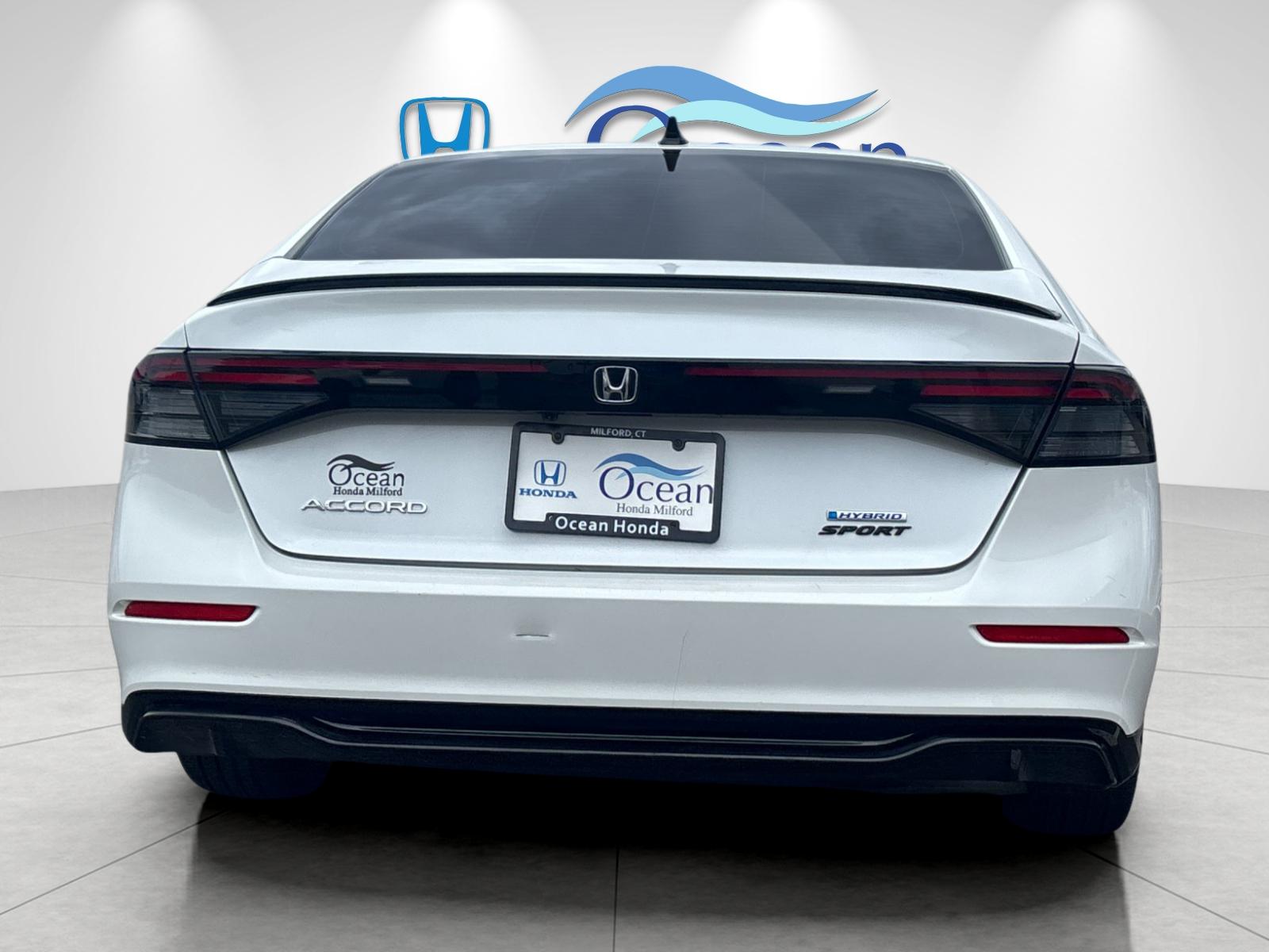 Used 2023 Platinum White Pearl Honda Sport-L image 4