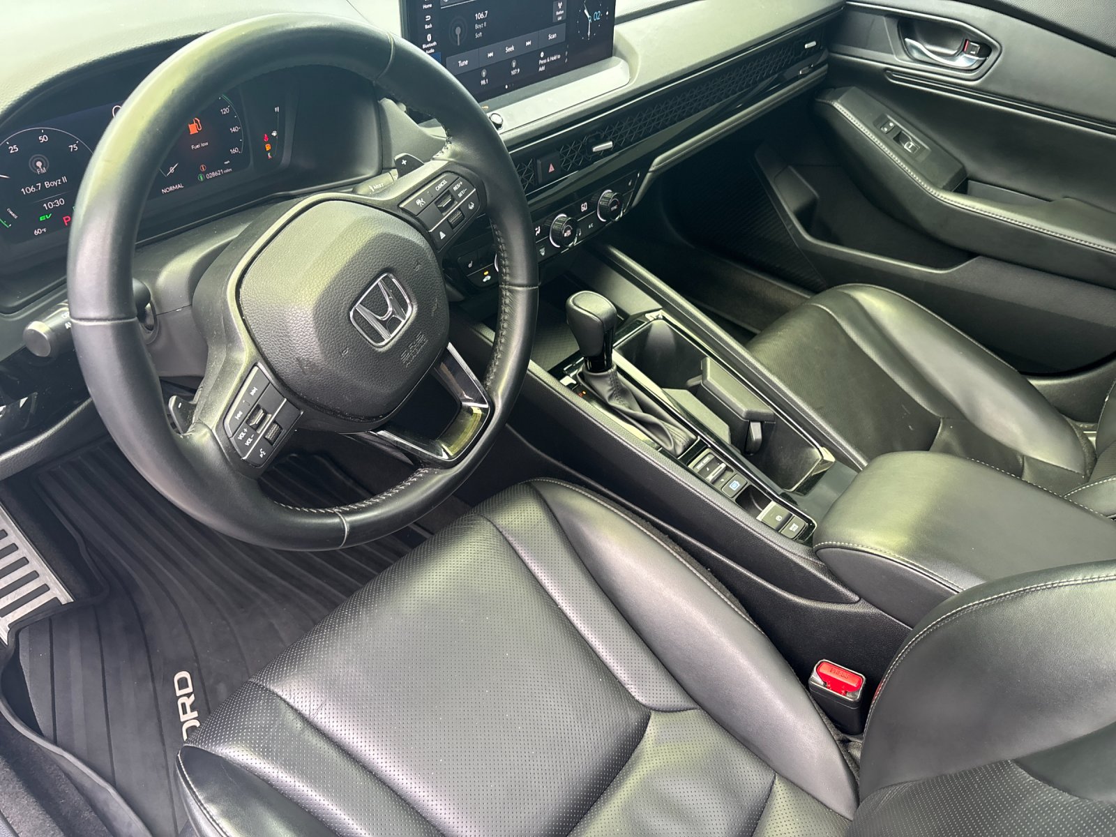Used 2023 Platinum White Pearl Honda Sport-L image 11