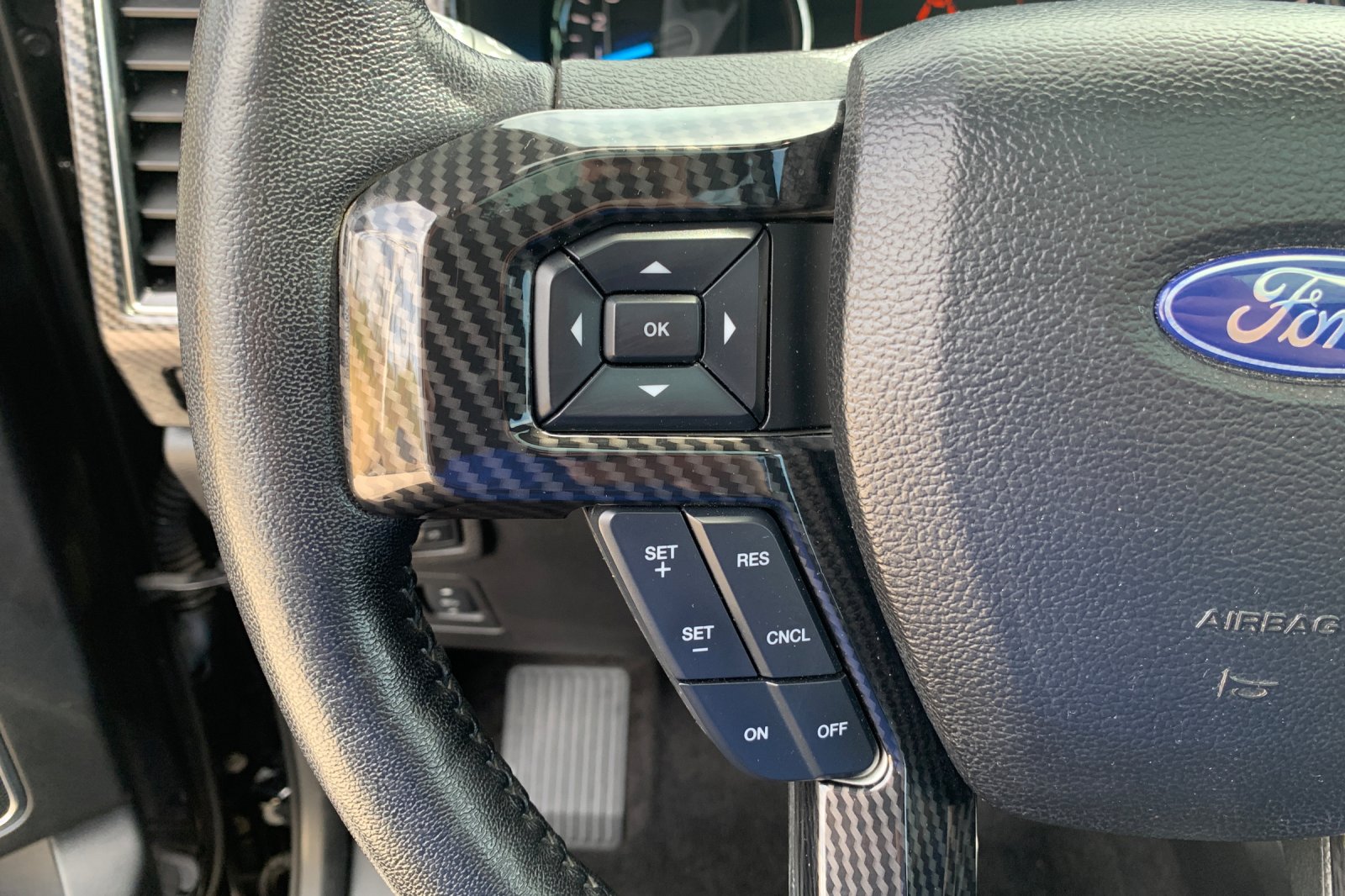 Used 2018 Black Ford Lariat image 28