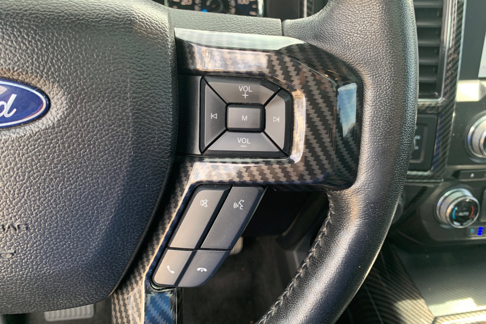 Used 2018 Black Ford Lariat image 29