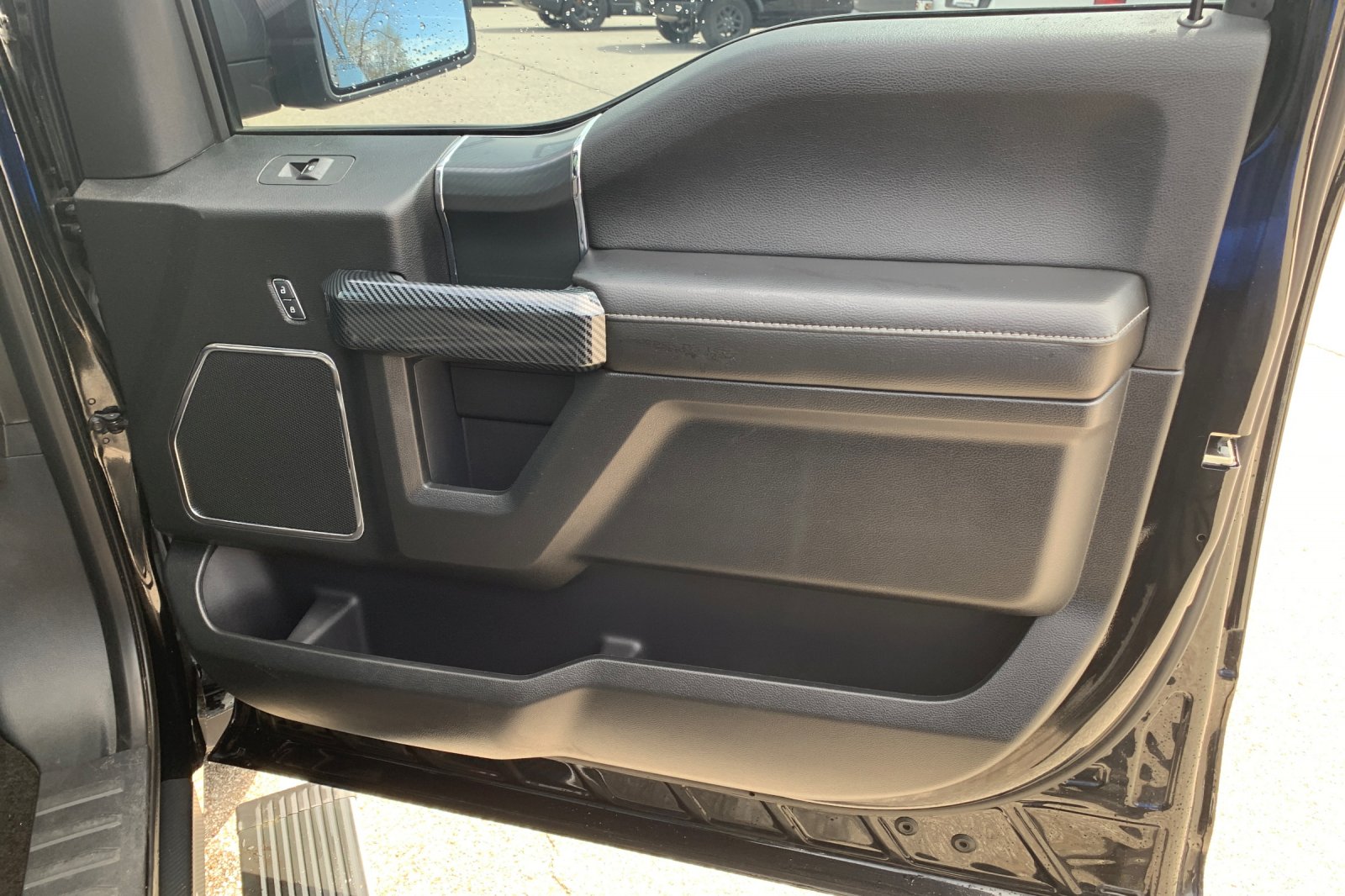 Used 2018 Black Ford Lariat image 20