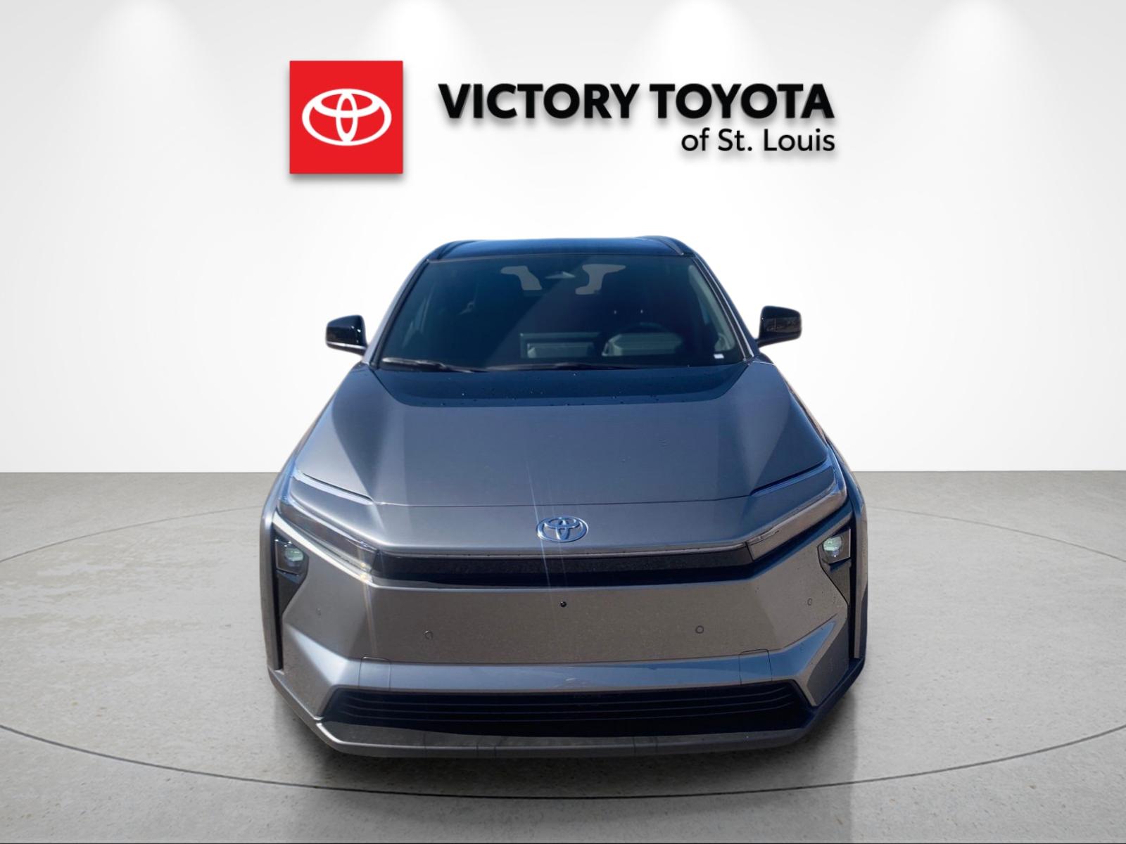 Used 2026  Toyota Limited image 2