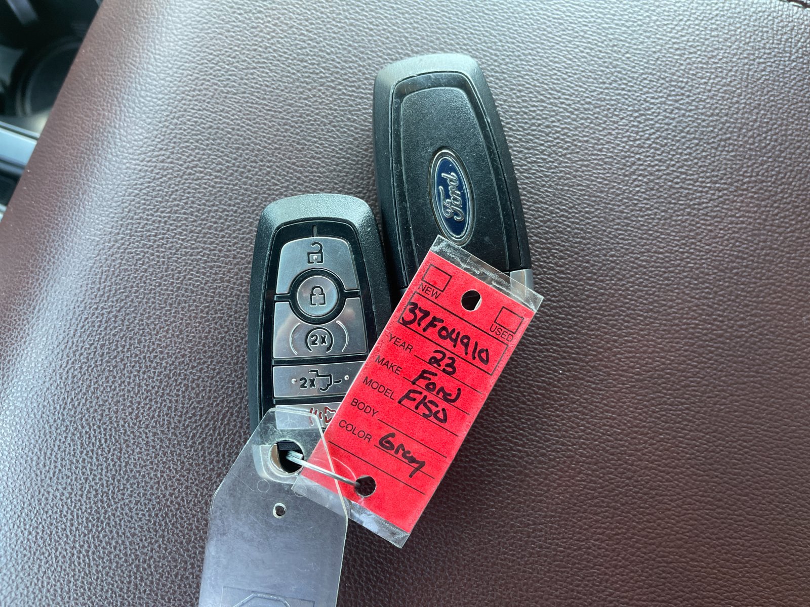 Used 2023 Gray Ford Lariat image 10