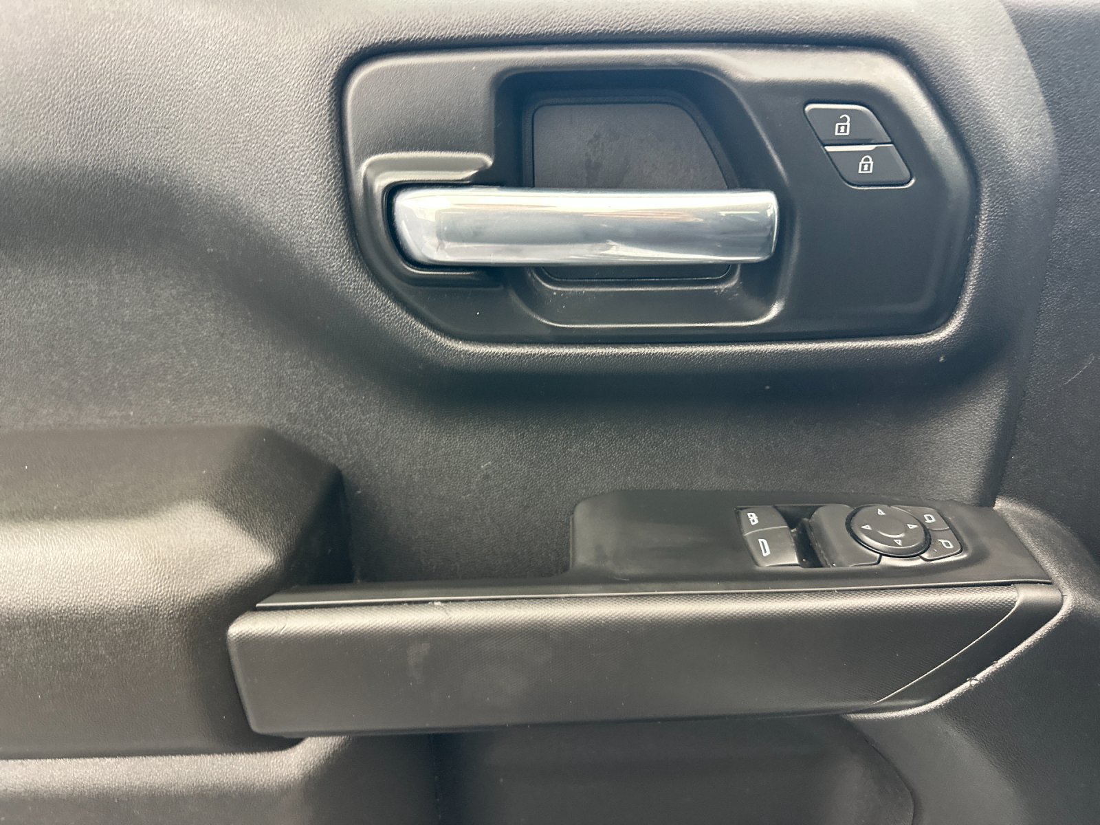 Used 2025 White Chevrolet WT image 10