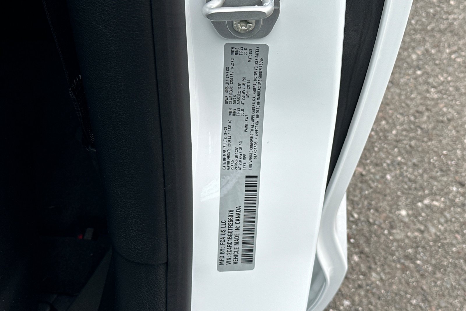 New 2026 Bright White Clear-Coat Exterior Paint Chrysler Select image 27