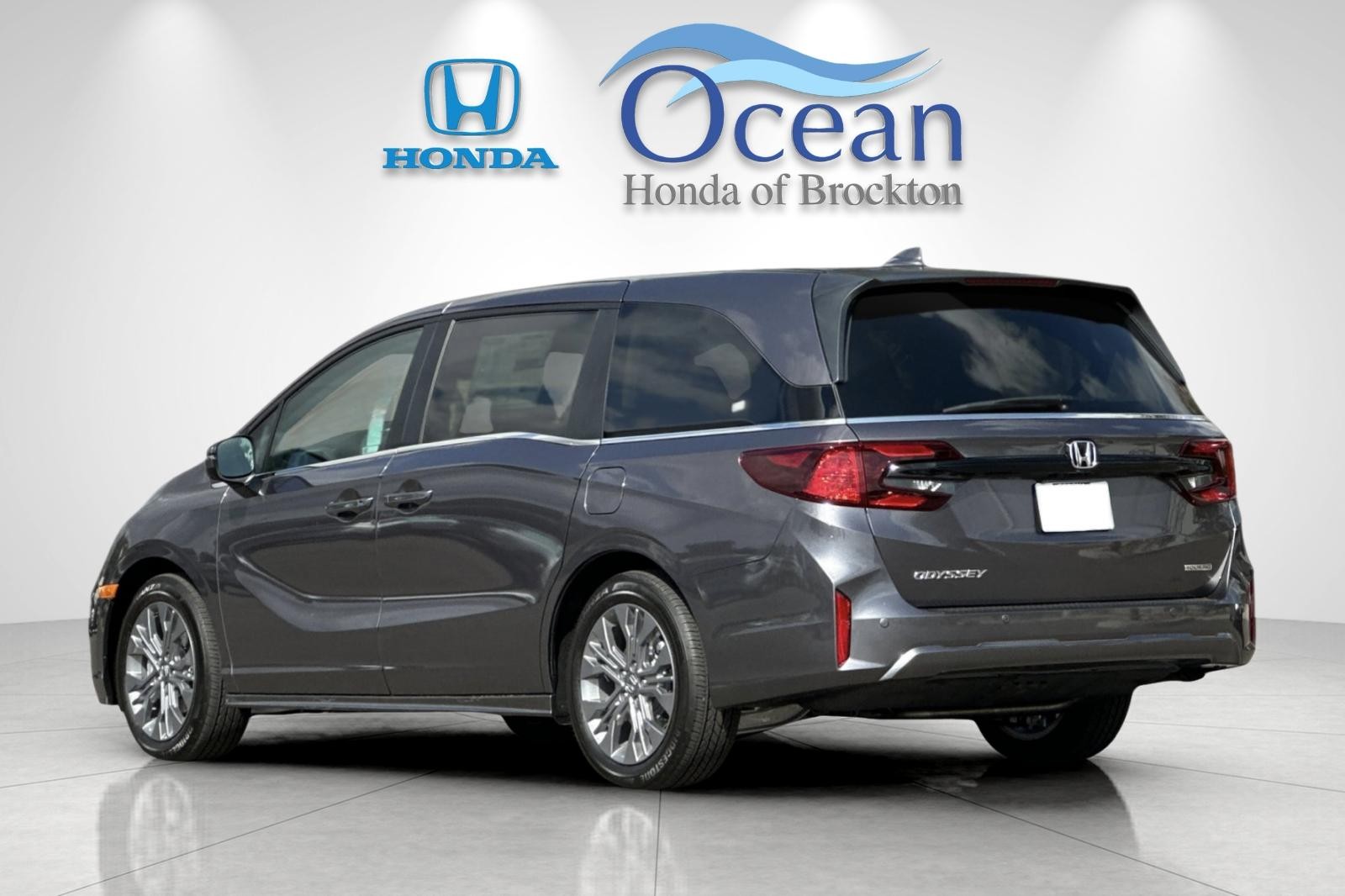 New 2026 Modern Steel Metallic Honda Touring image 3