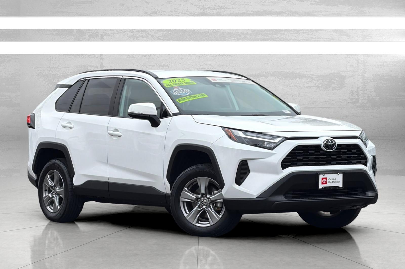 2025 Toyota RAV4 XLE AWD's photo