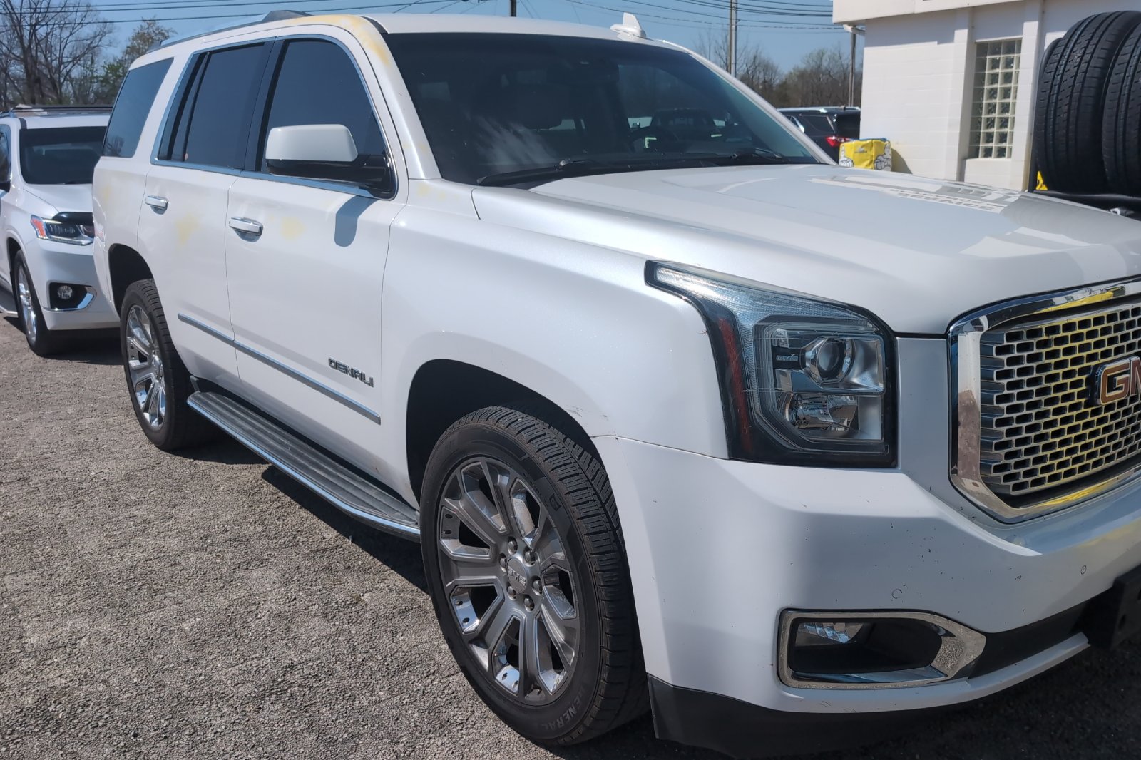 Used 2016 White GMC Denali image 2