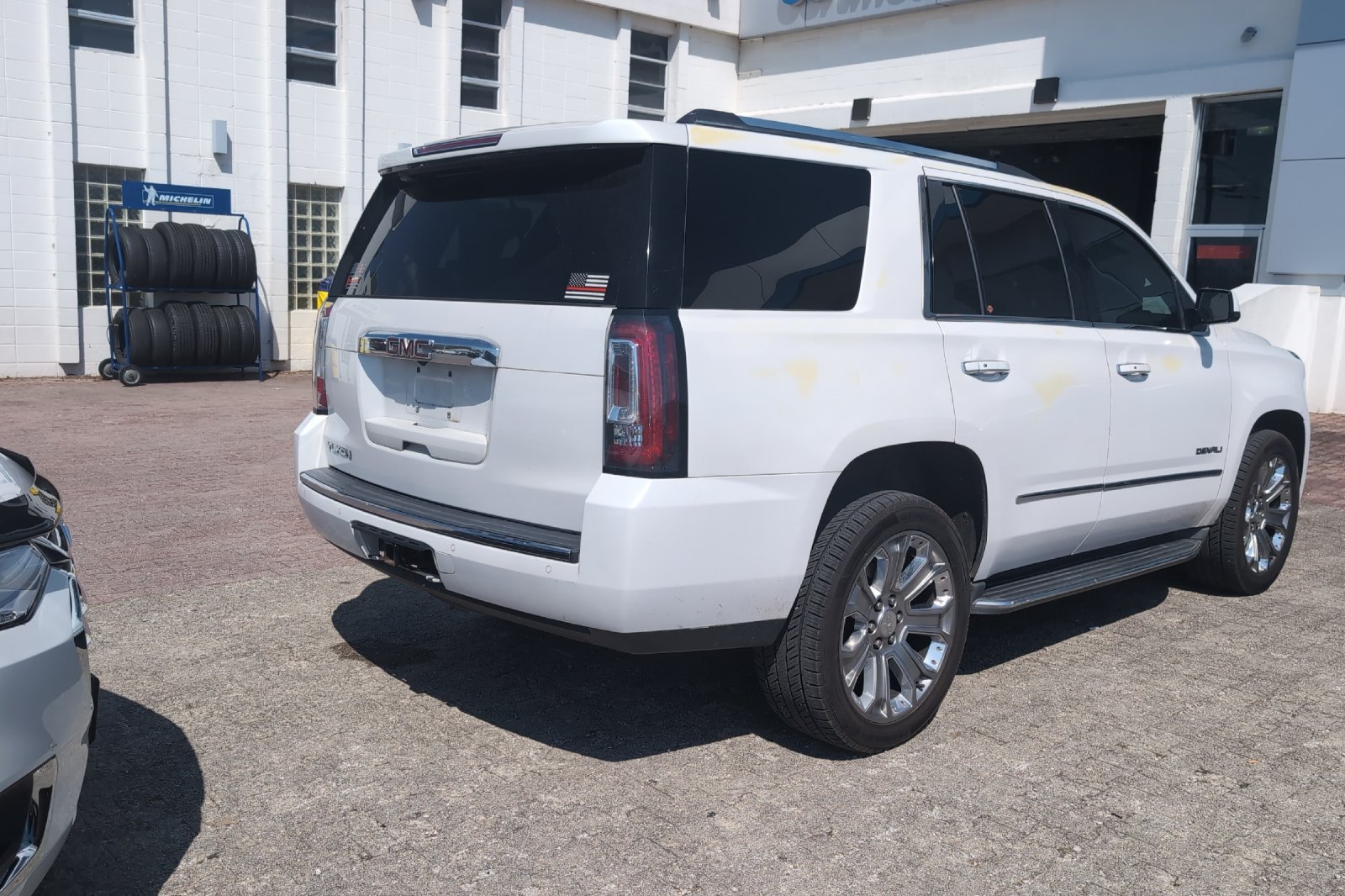 Used 2016 White GMC Denali image 5