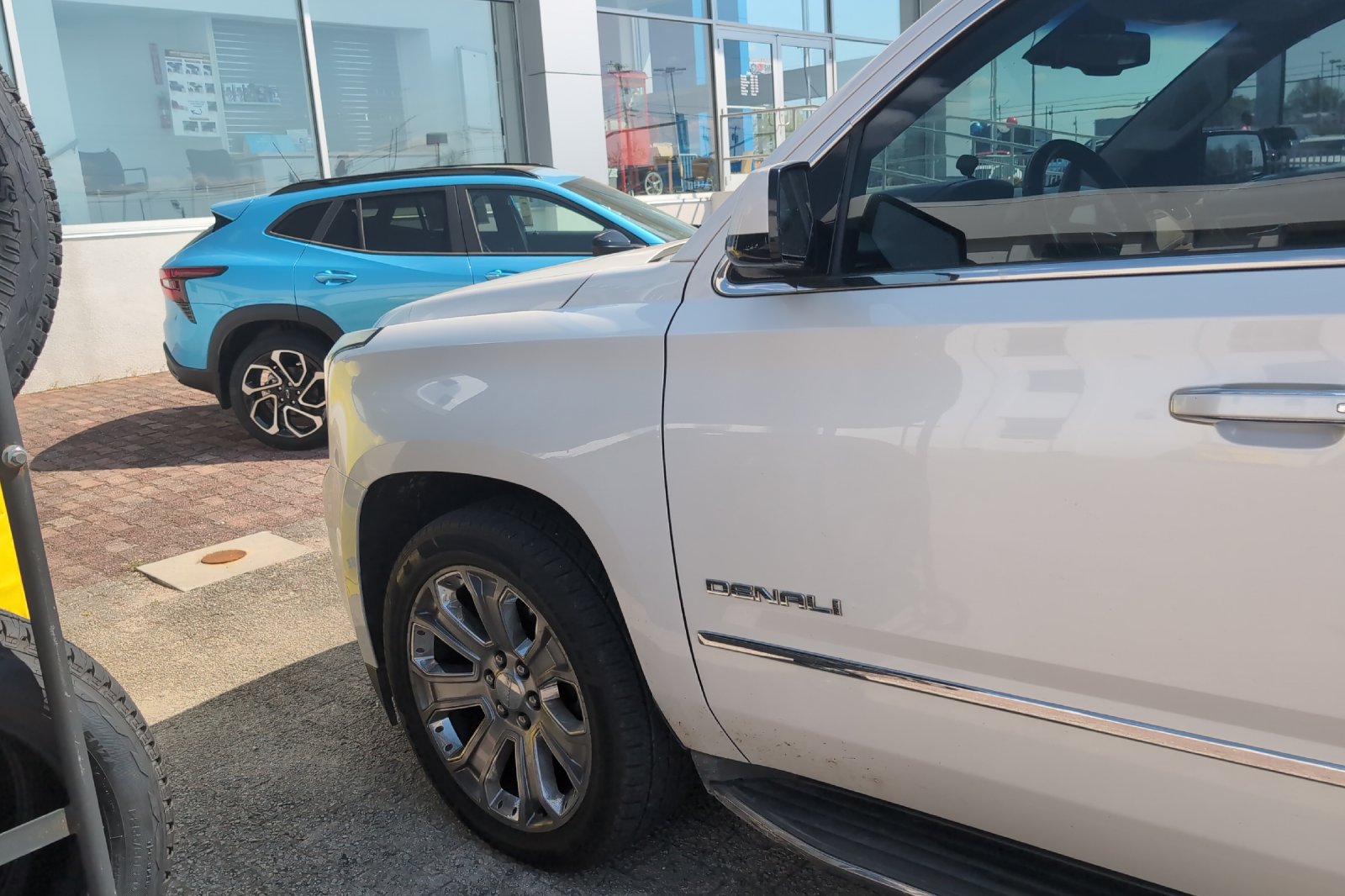 Used 2016 White GMC Denali image 8