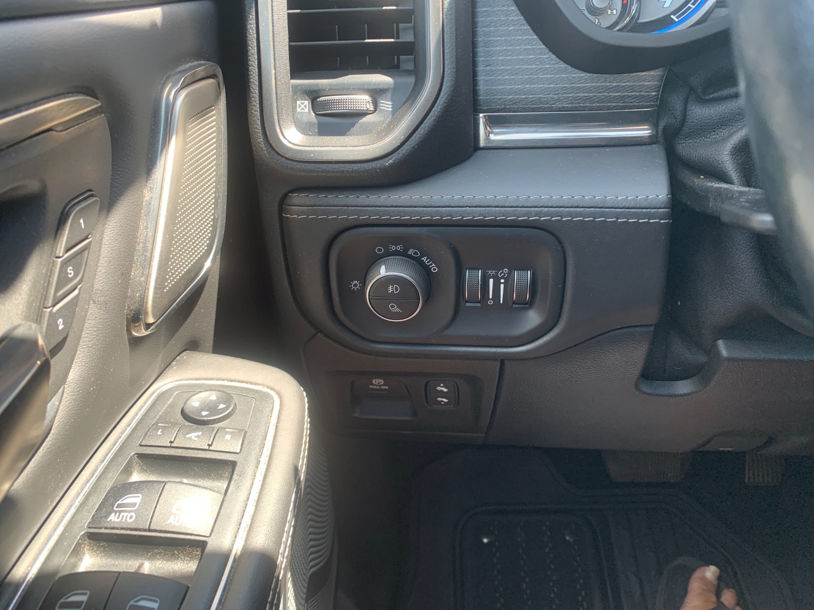 Used 2019 Black Ram Limited image 32