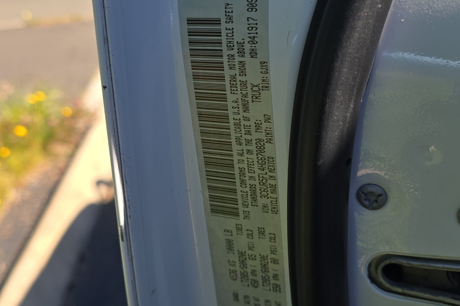 Used 2017 White Ram Laramie image 19