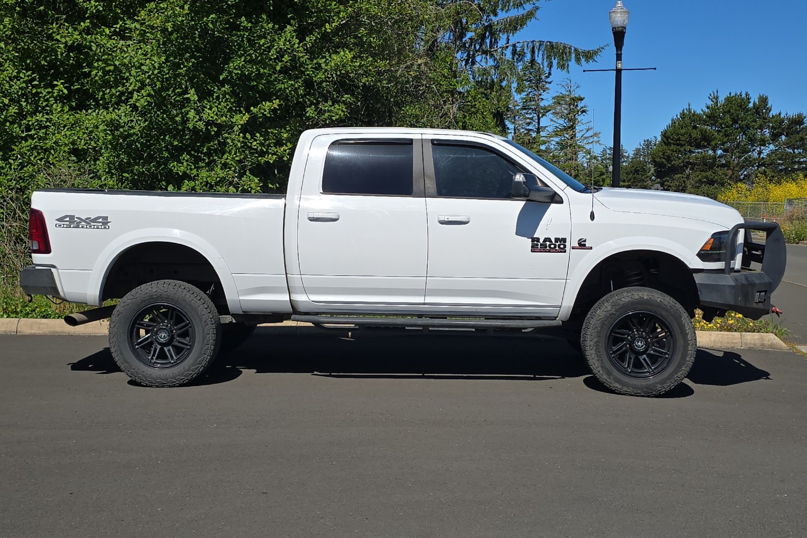 Used 2017 White Ram Laramie image 3