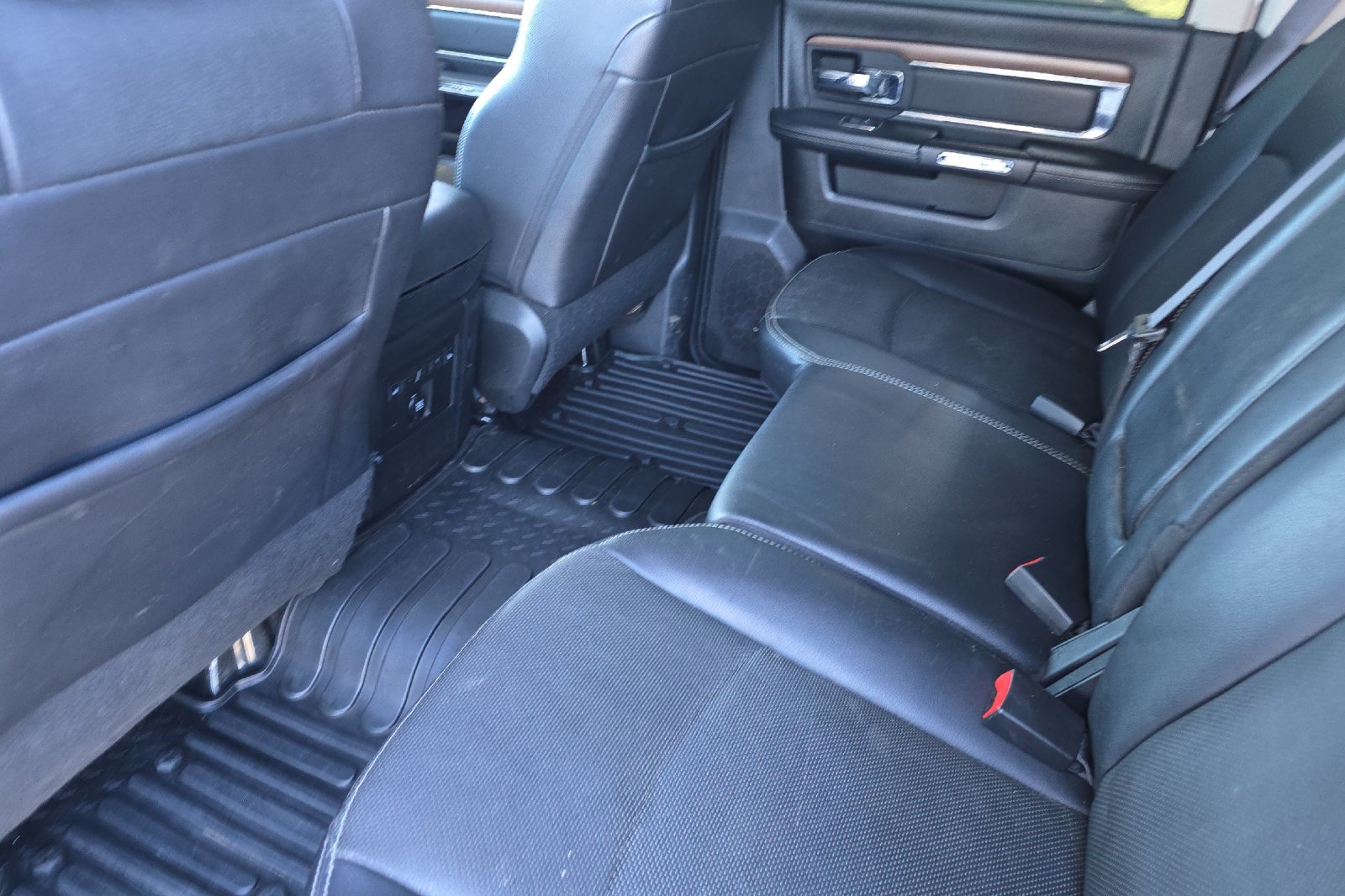 Used 2017 White Ram Laramie image 9