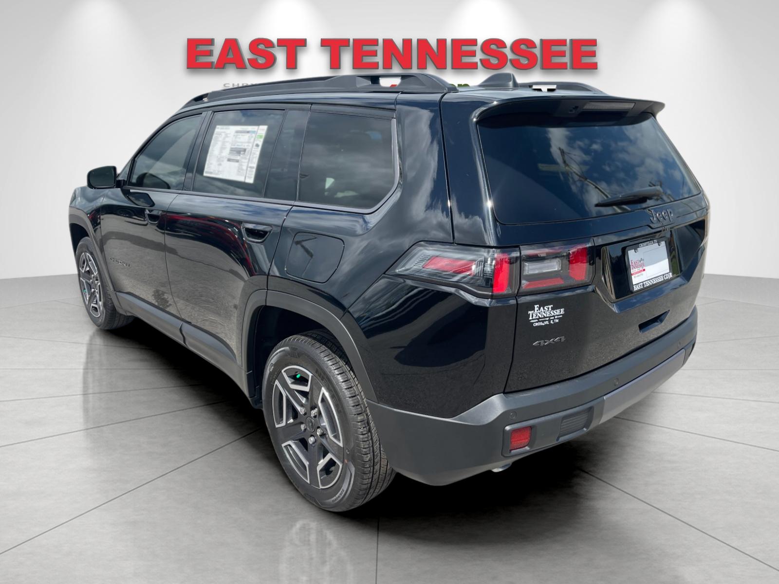New 2026 Diamond Black Crystal Pearlcoat Jeep Limited image 5