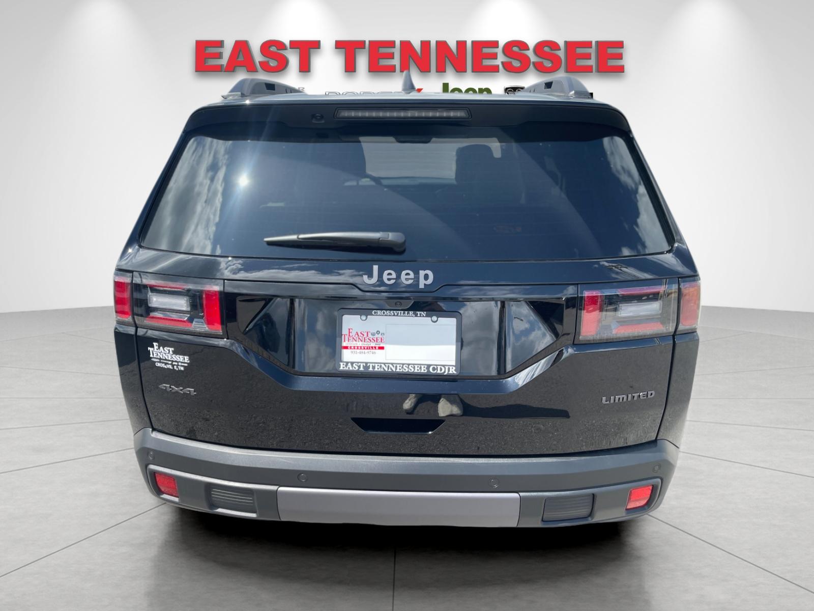 New 2026 Diamond Black Crystal Pearlcoat Jeep Limited image 4