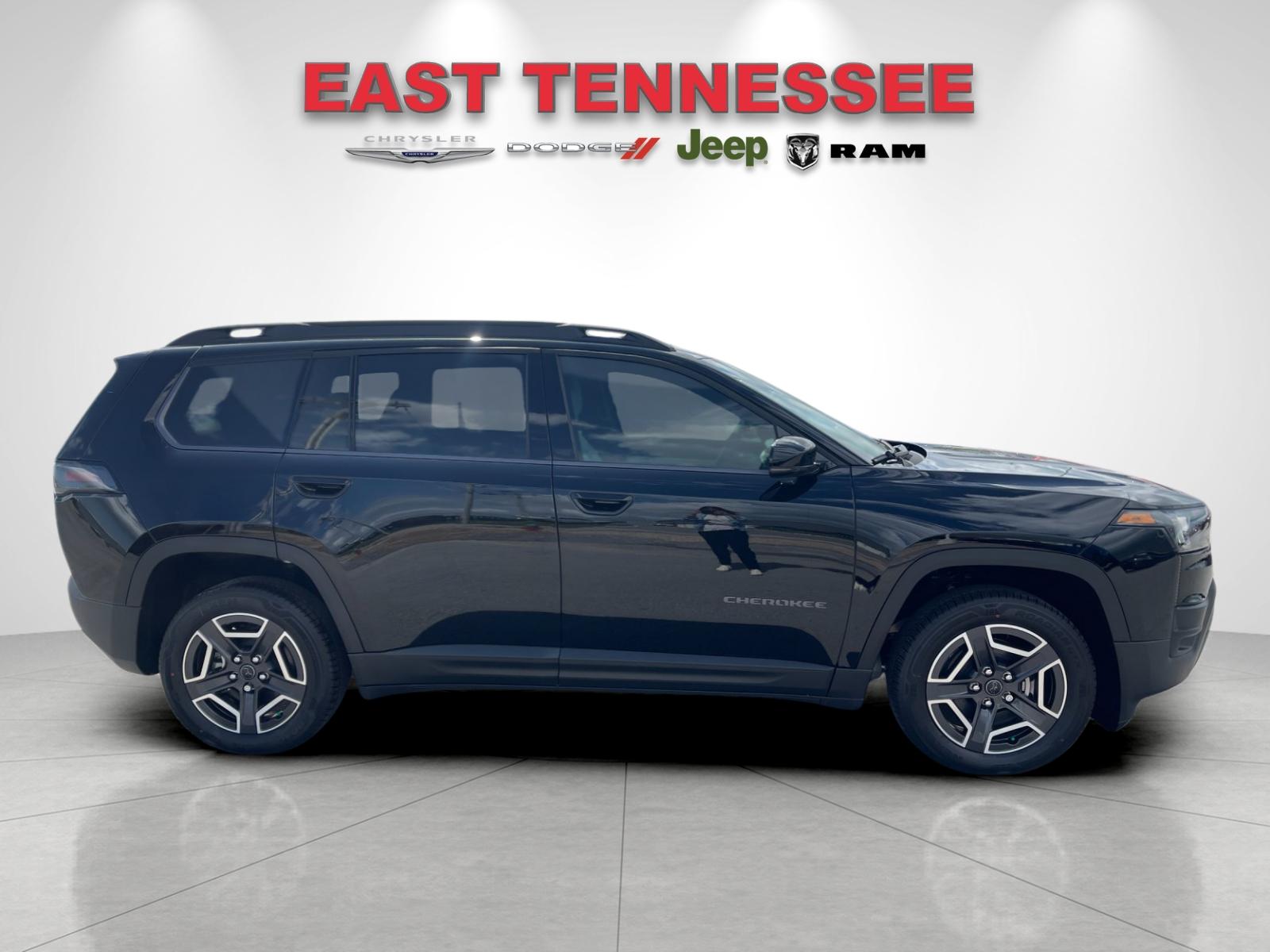 New 2026 Diamond Black Crystal Pearlcoat Jeep Limited image 2